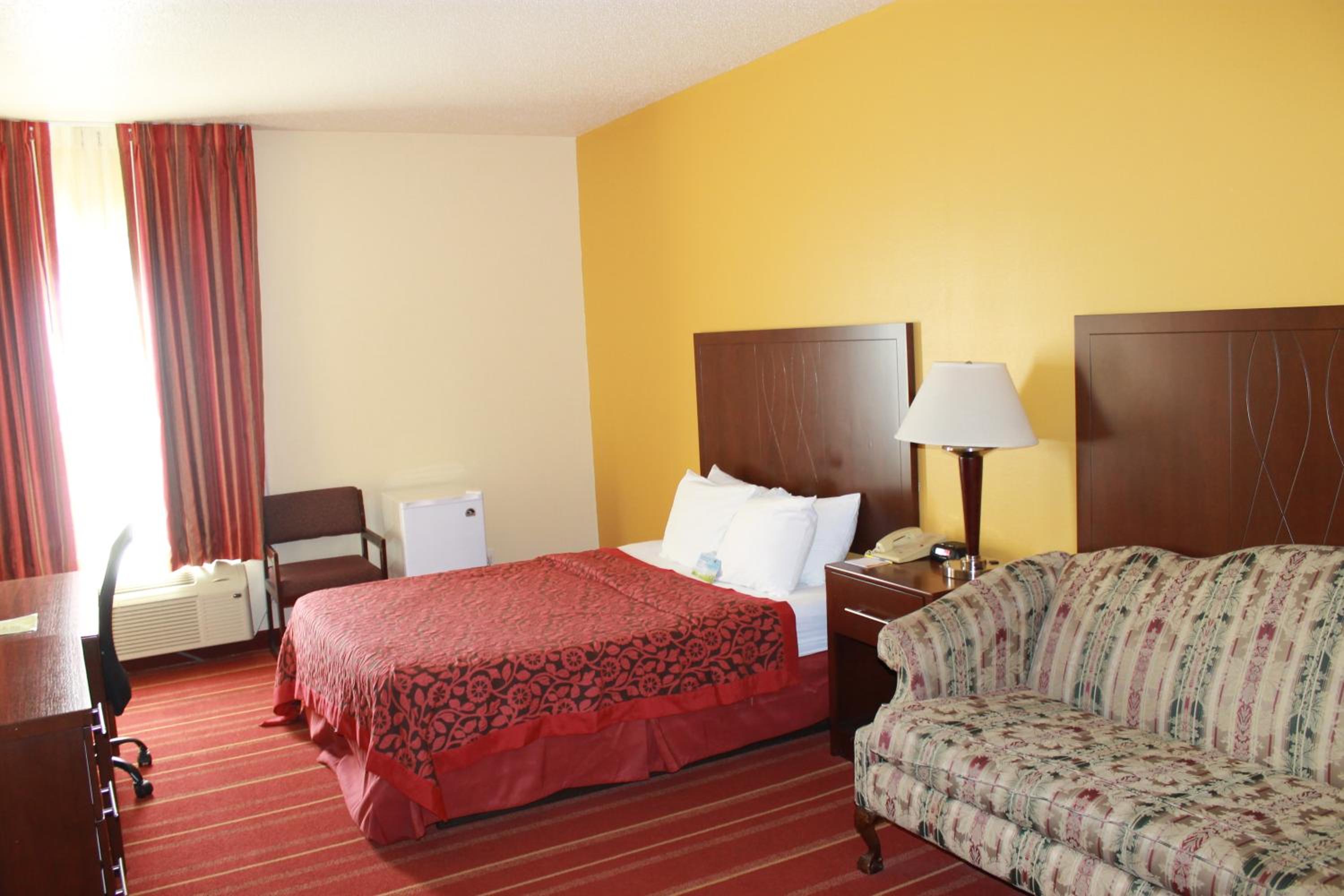 King Suite -  Non-Smoking - Photo 5