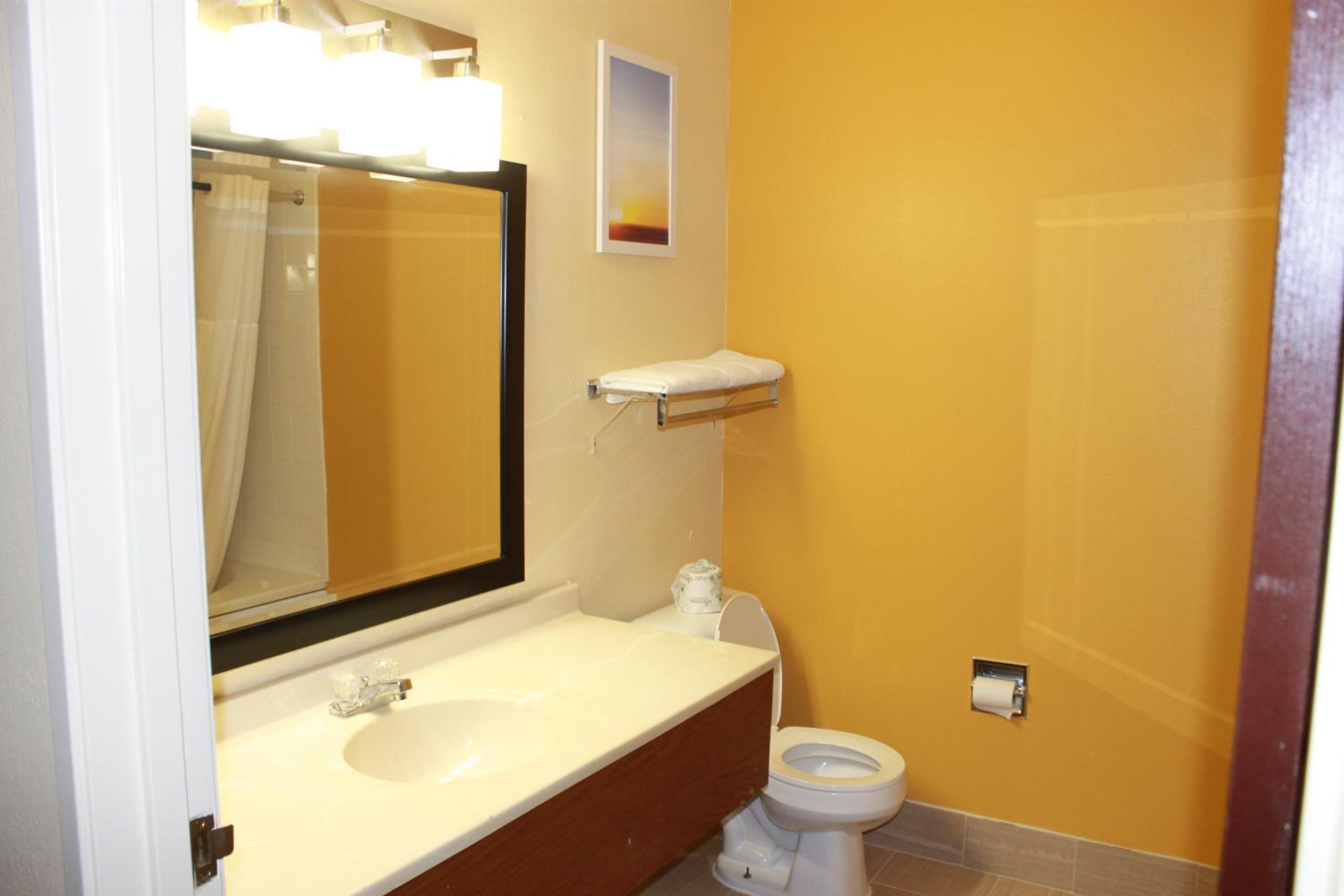 King Room - Disability Access/Non-Smoking - Photo 4