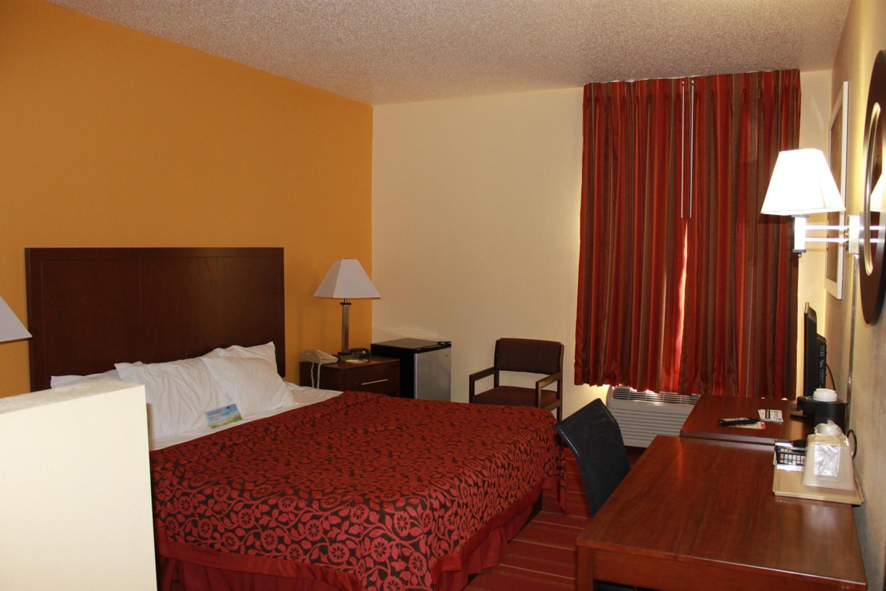 King Suite -  Non-Smoking - Photo 2