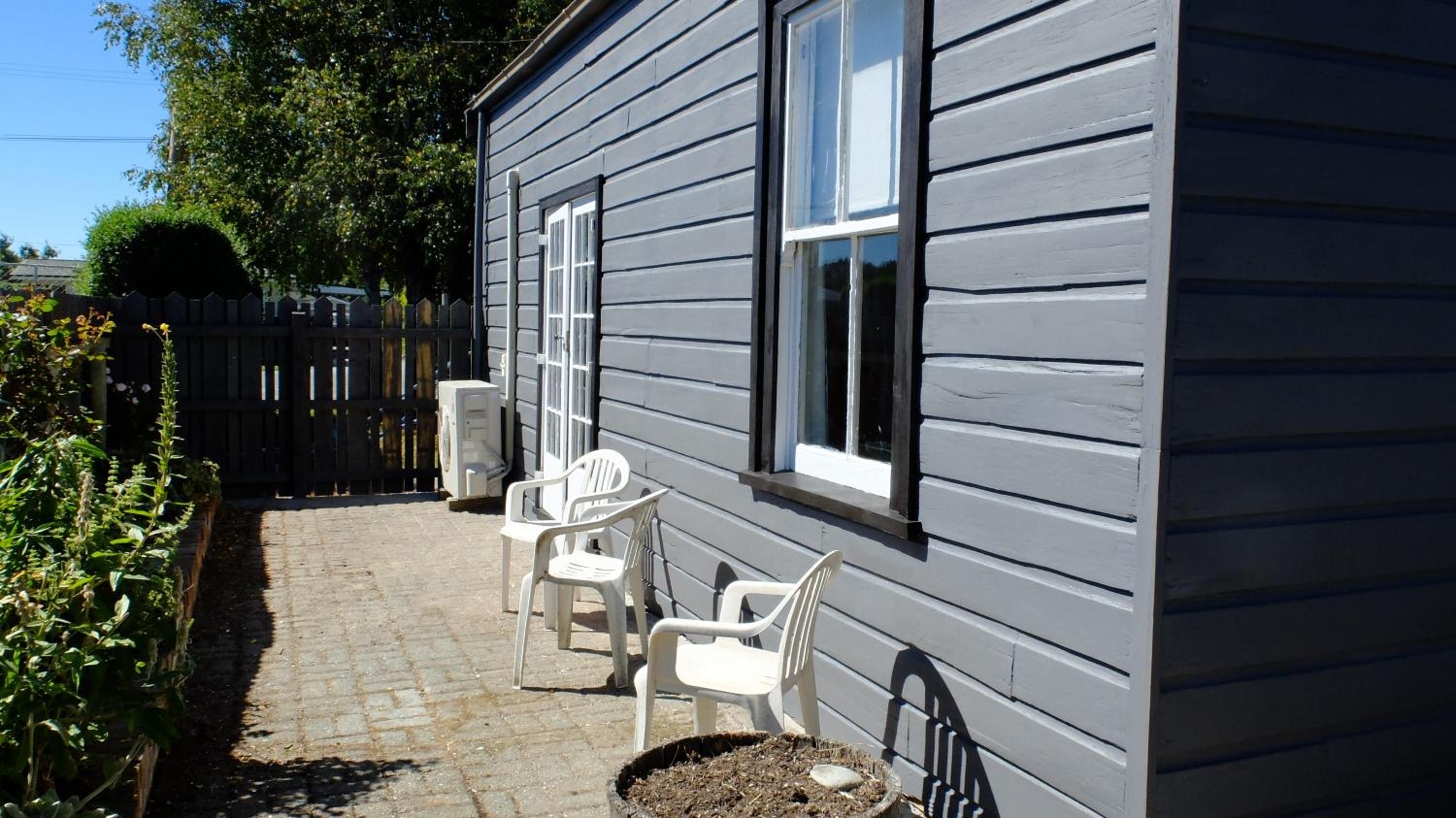 Three-Bedroom House - Photo 6