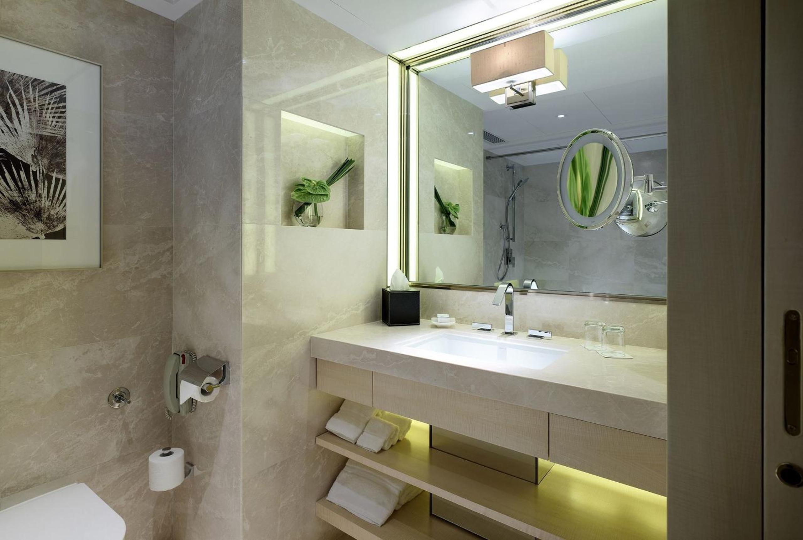 Premier Queen or Twin Room