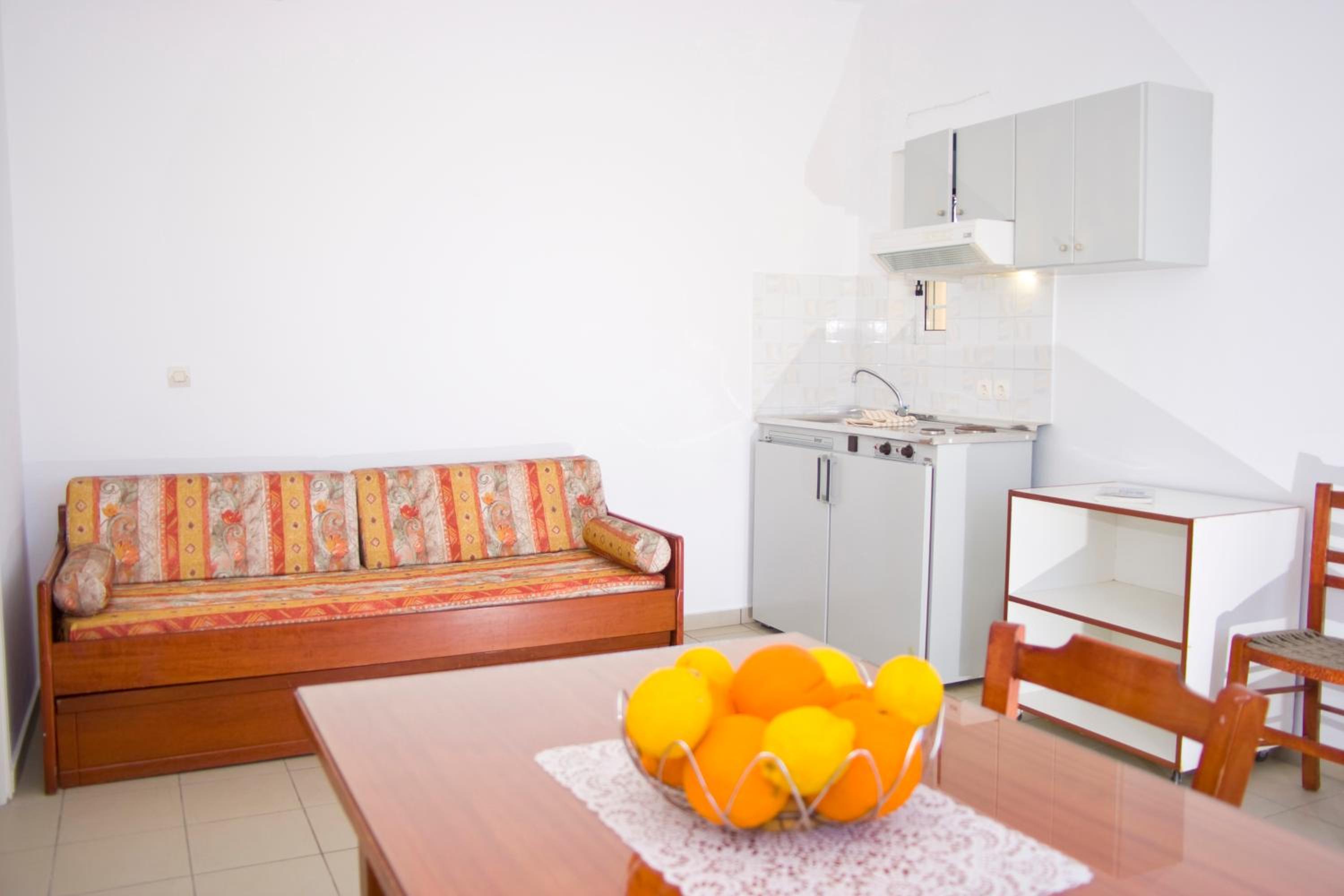 One-Bedroom Apartment - Photo 6