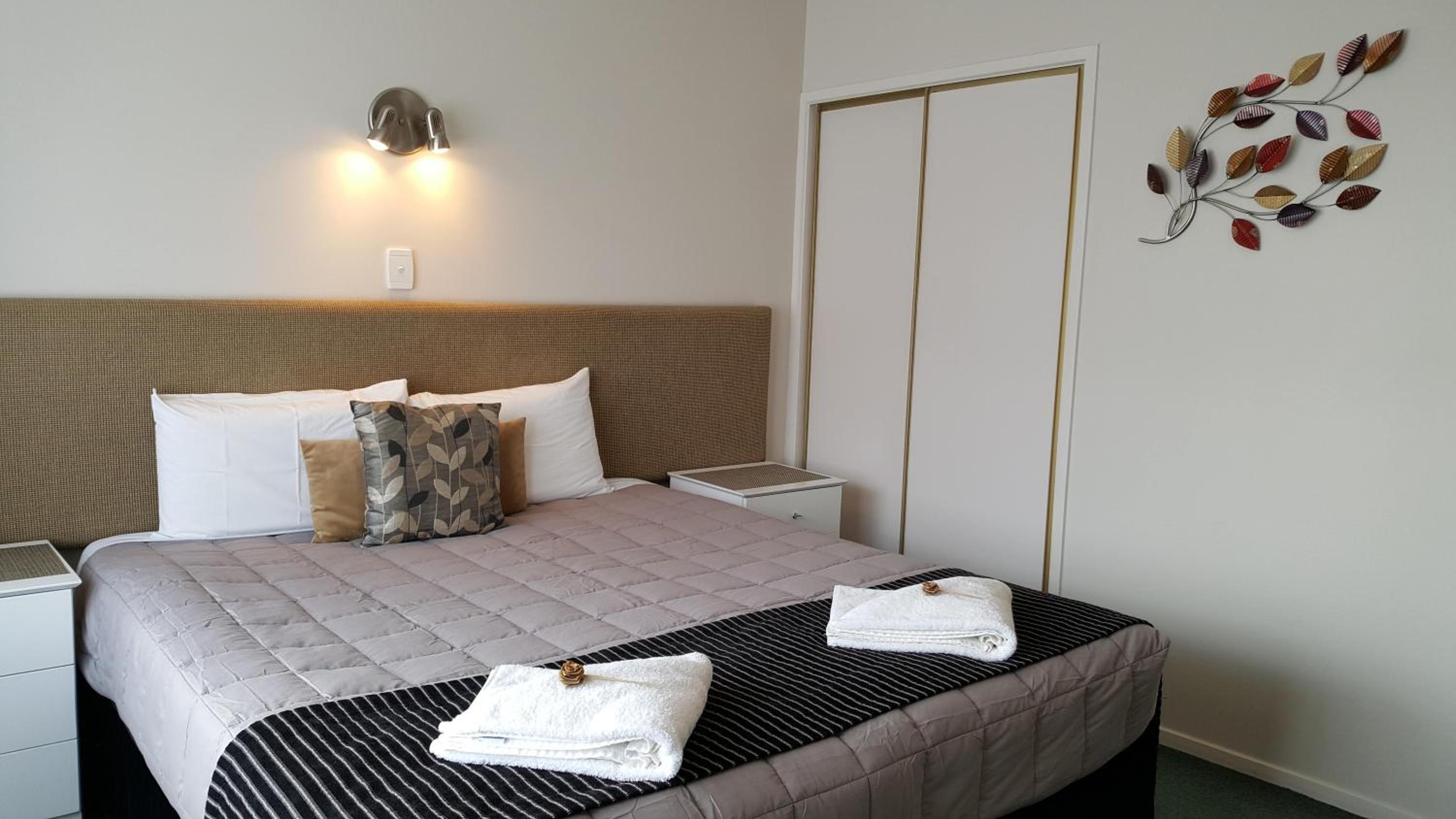 One-Bedroom Apartment - Photo 4