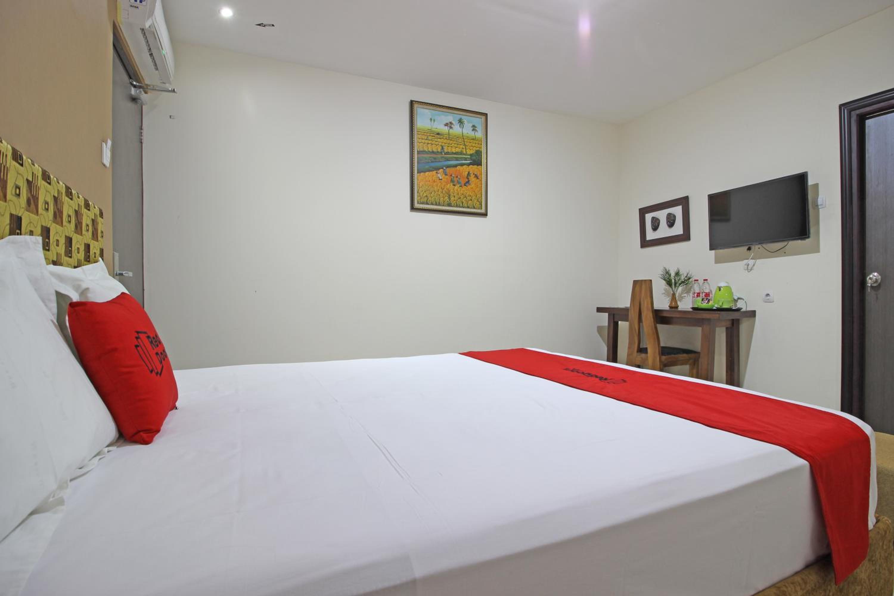 Deluxe Double Room - Photo 8
