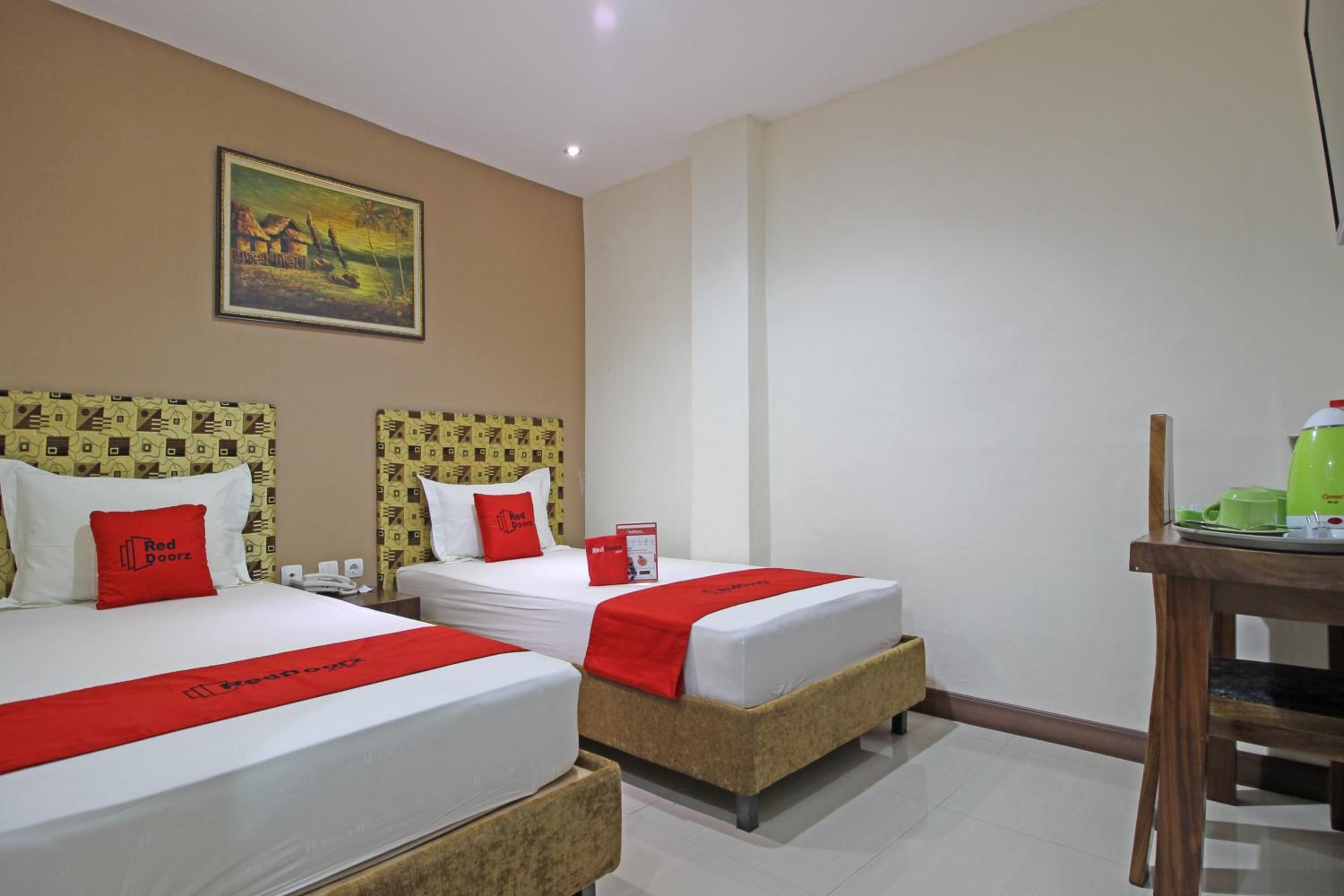 Standard Twin Room - Photo 9