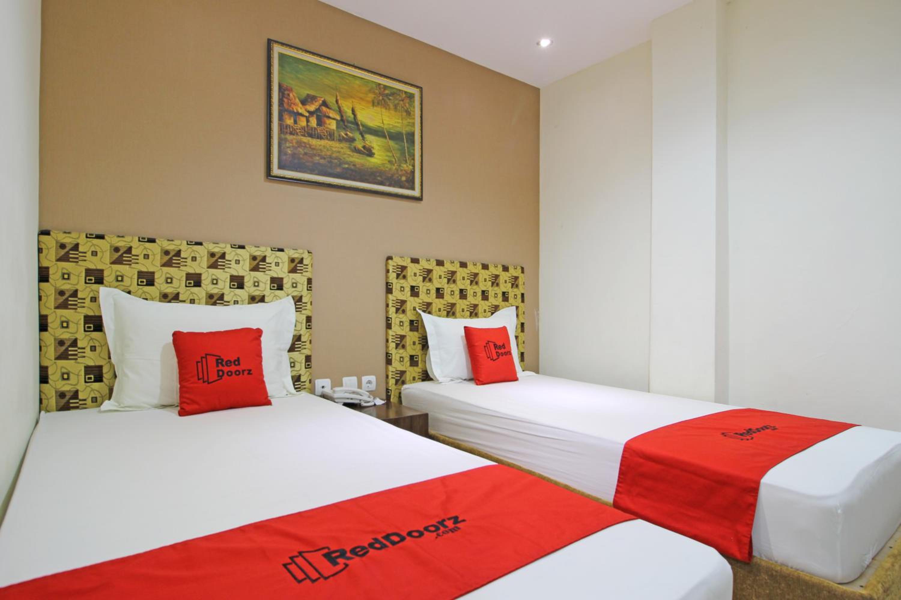 Standard Twin Room - Photo 10