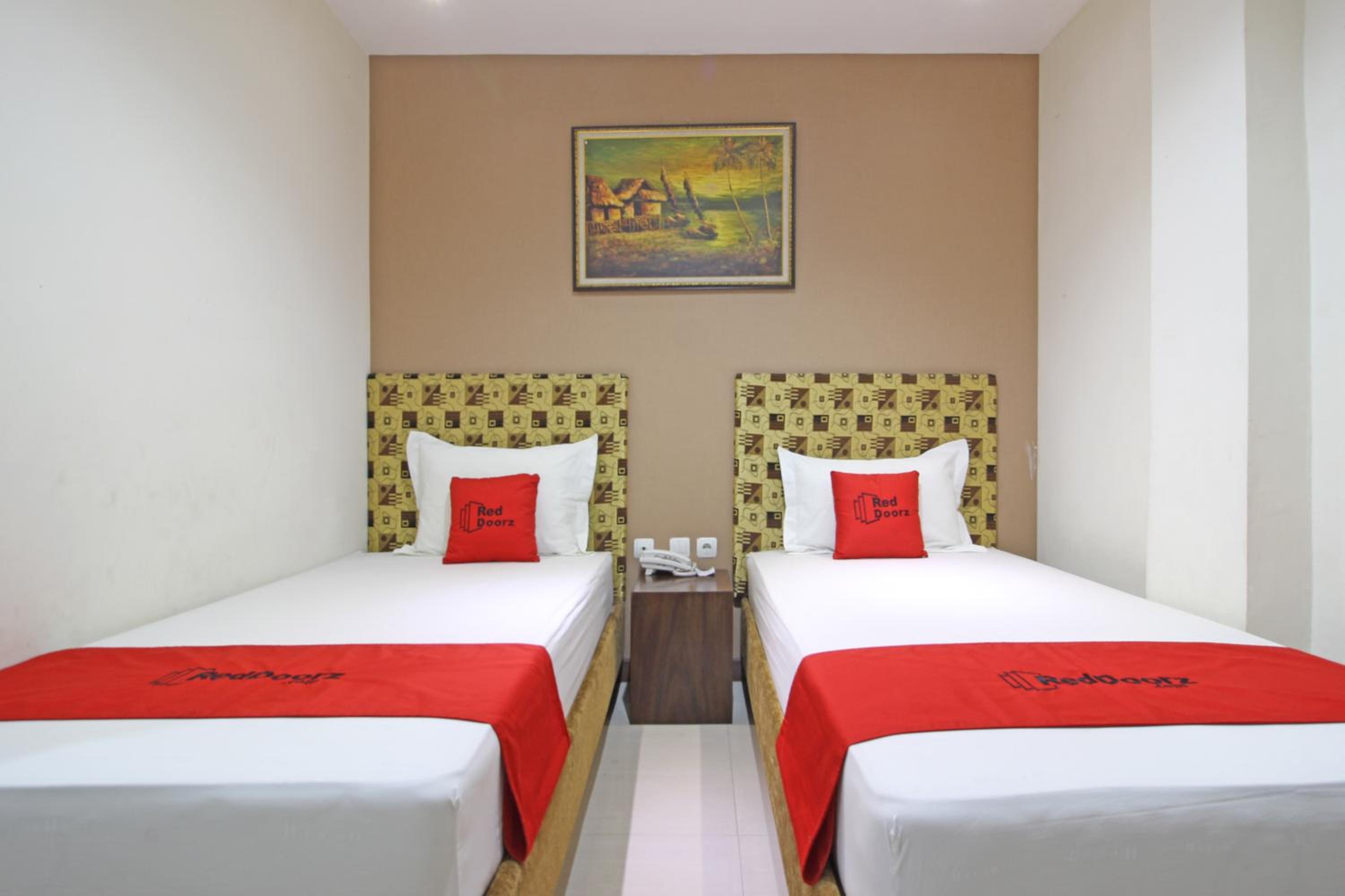Standard Twin Room - Photo 4