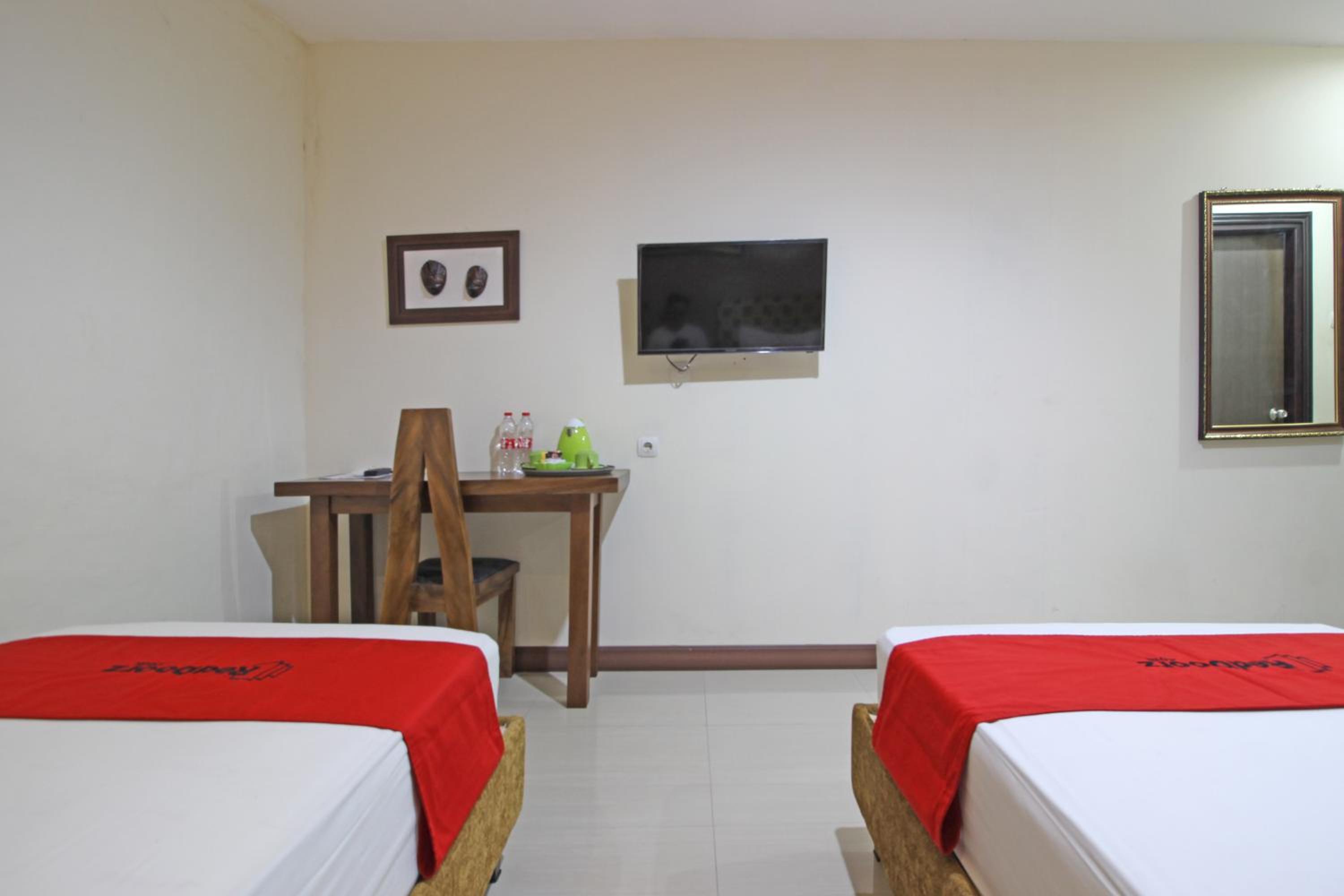 Standard Twin Room - Photo 3