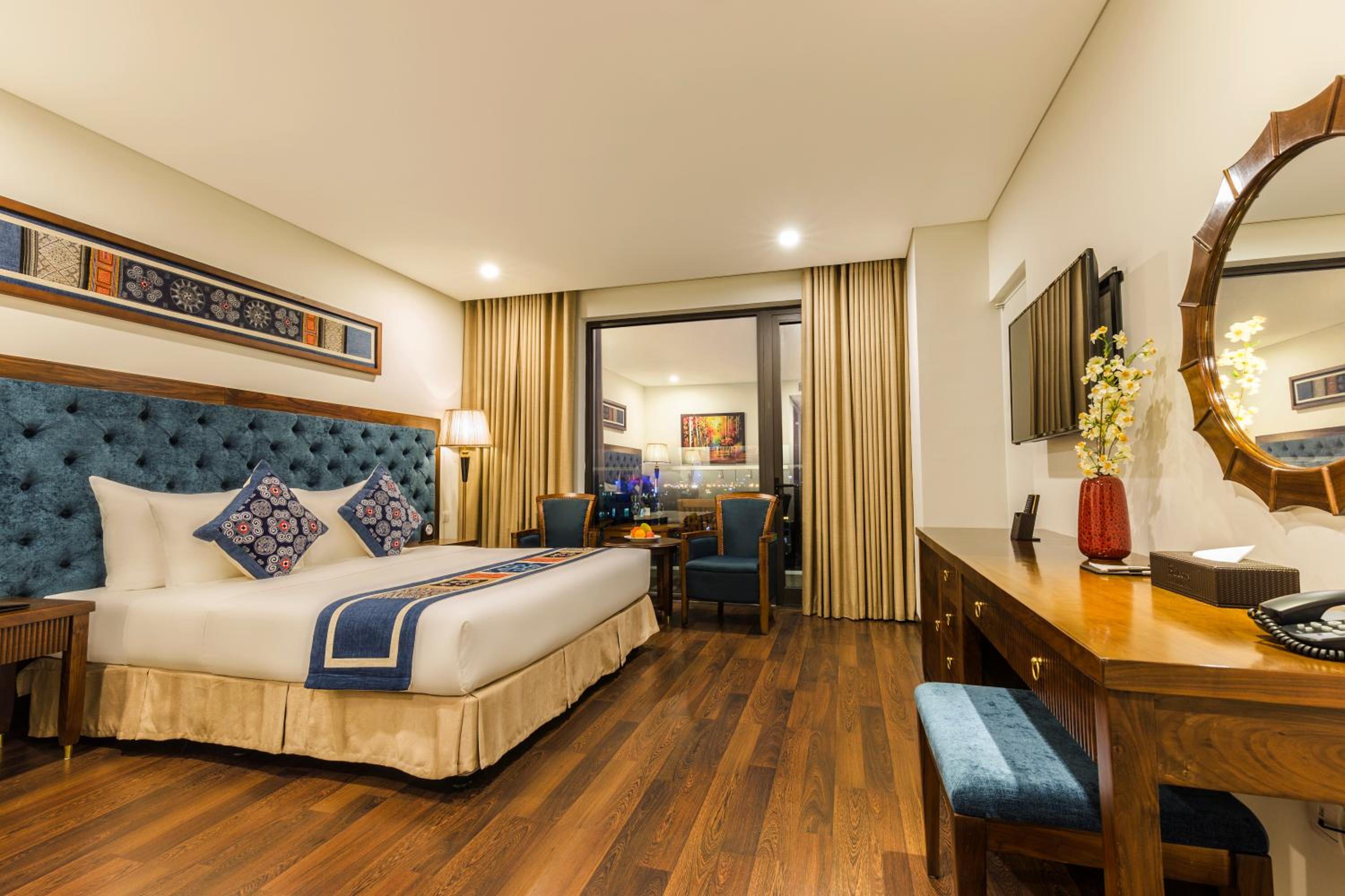 Superior Double Room with Balcony and City View photo 3