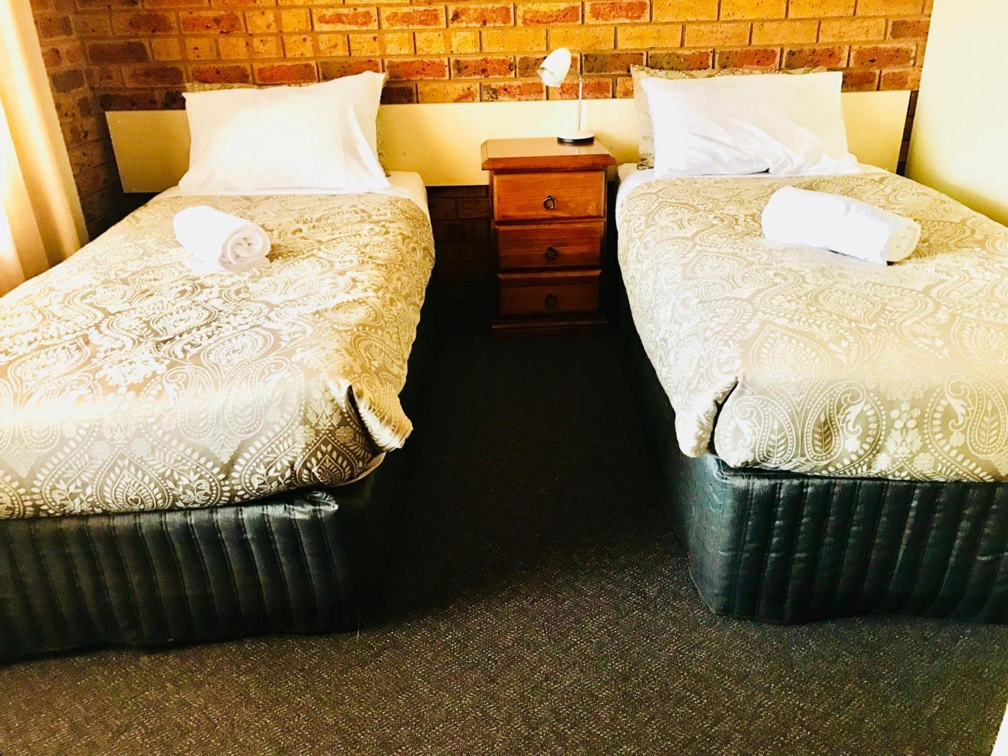 Family Room (1 Queen & 2 Singles) photo 3