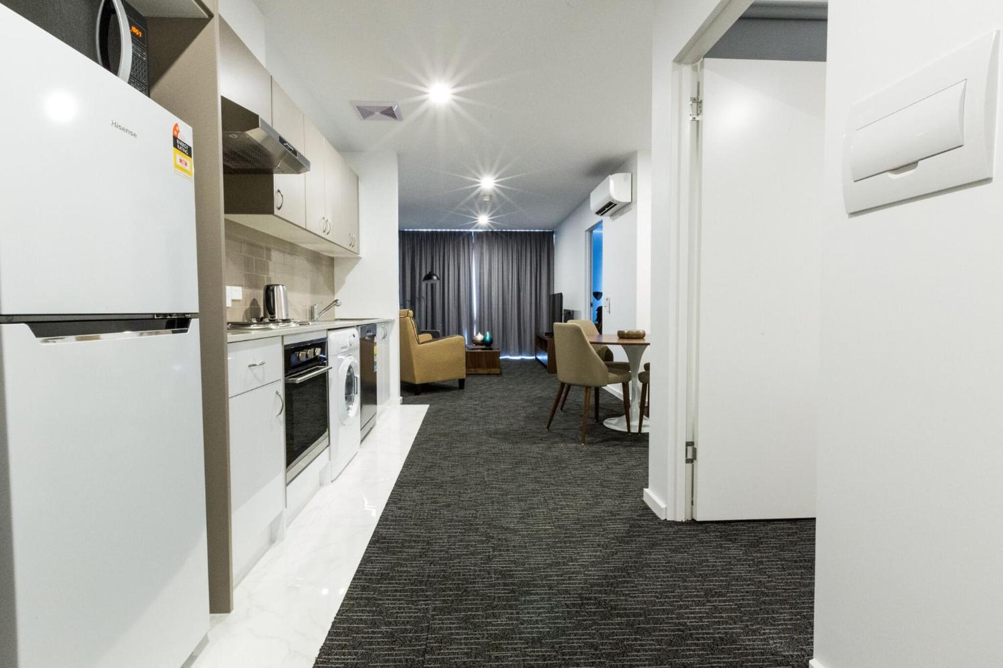 Deluxe One-Bedroom Apartment - Non Pet Friendly thumbnail 6