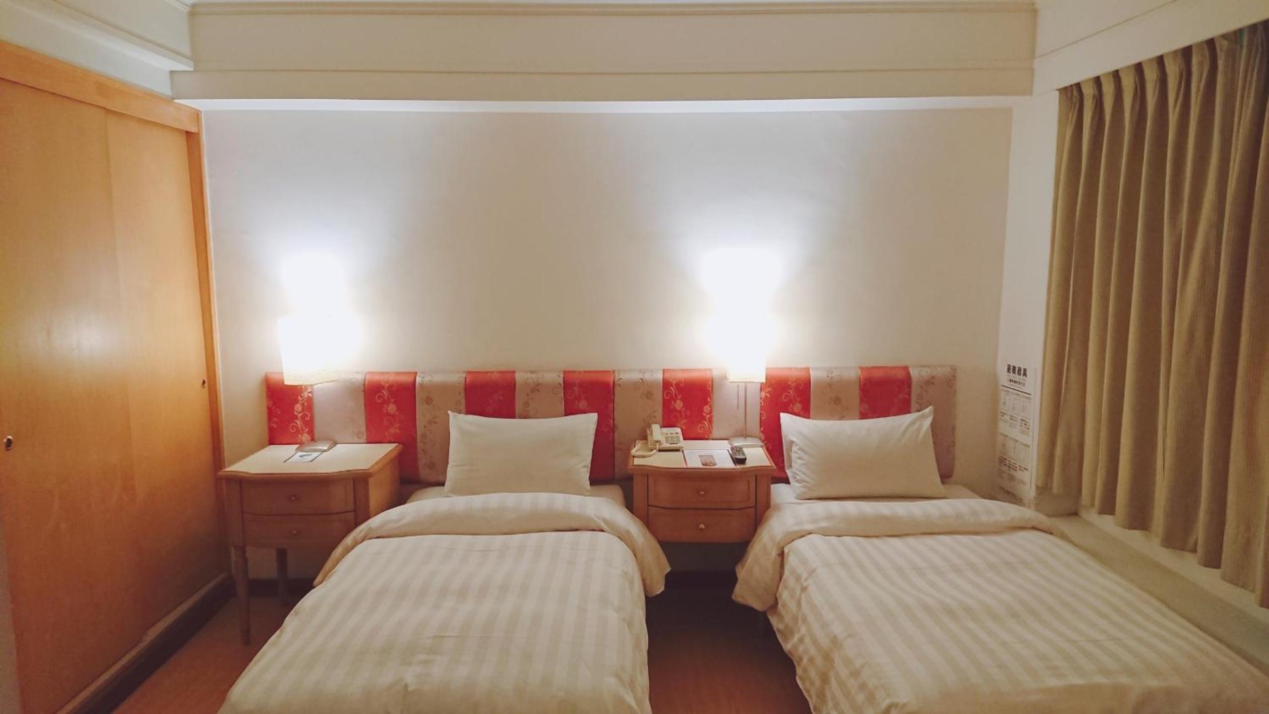 Large Twin Room