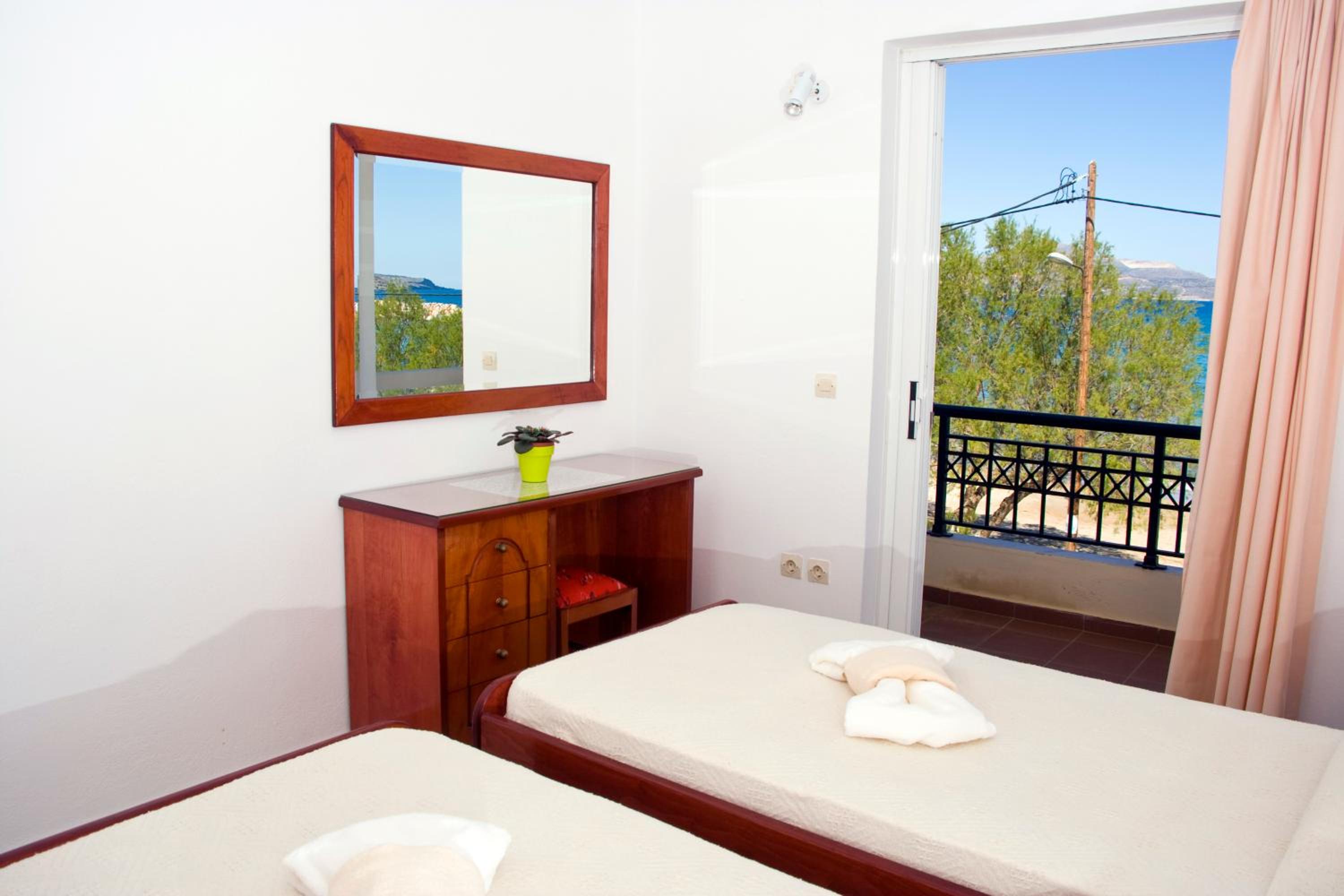One-Bedroom Apartment - Photo 14