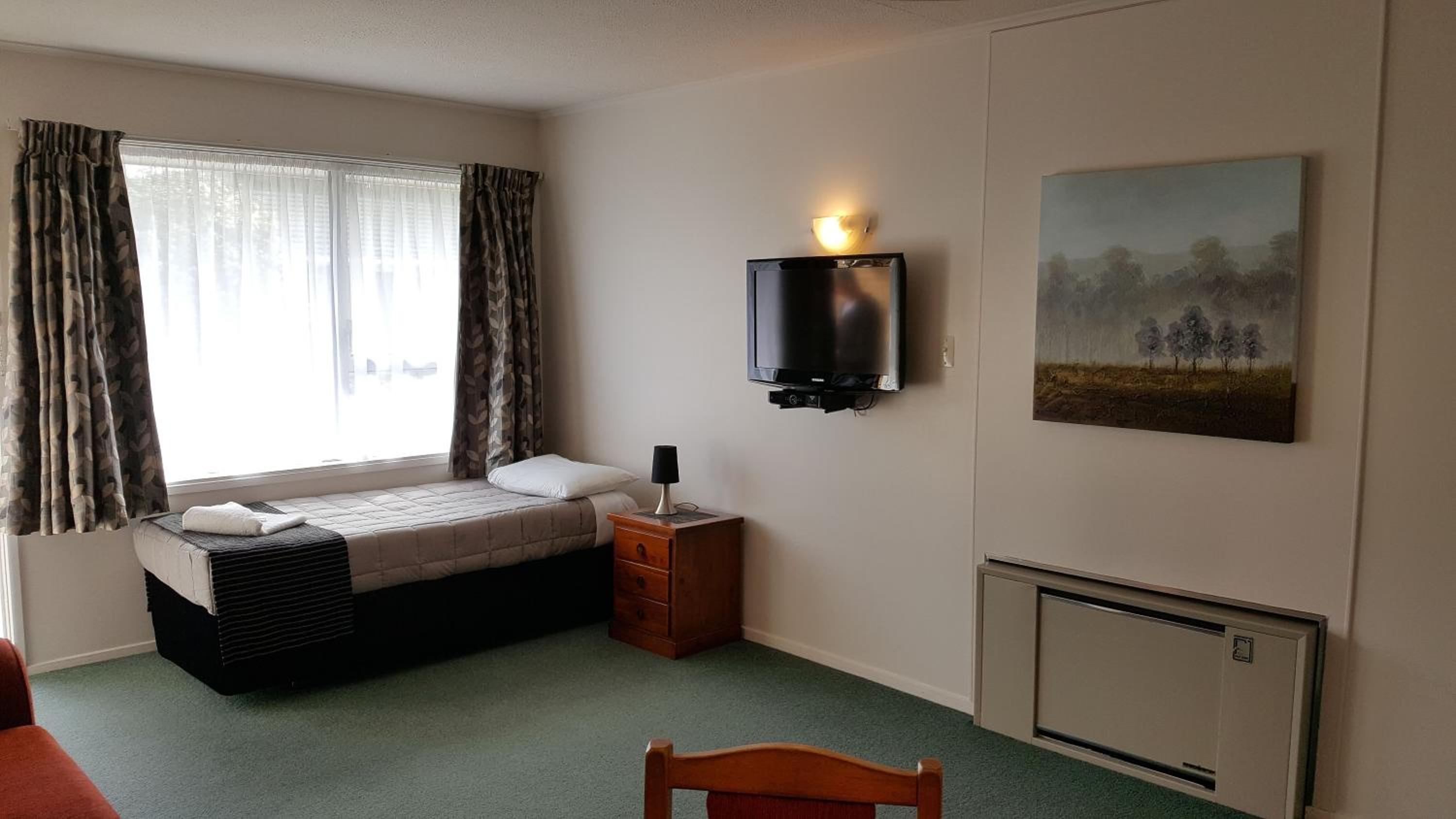 One-Bedroom Apartment - Photo 1