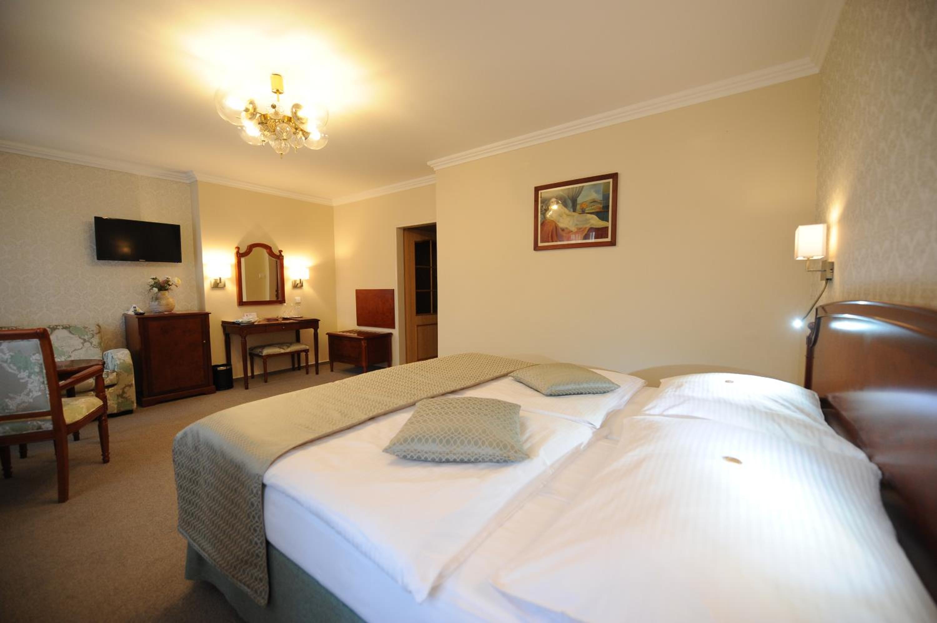 Double Room - Photo 10
