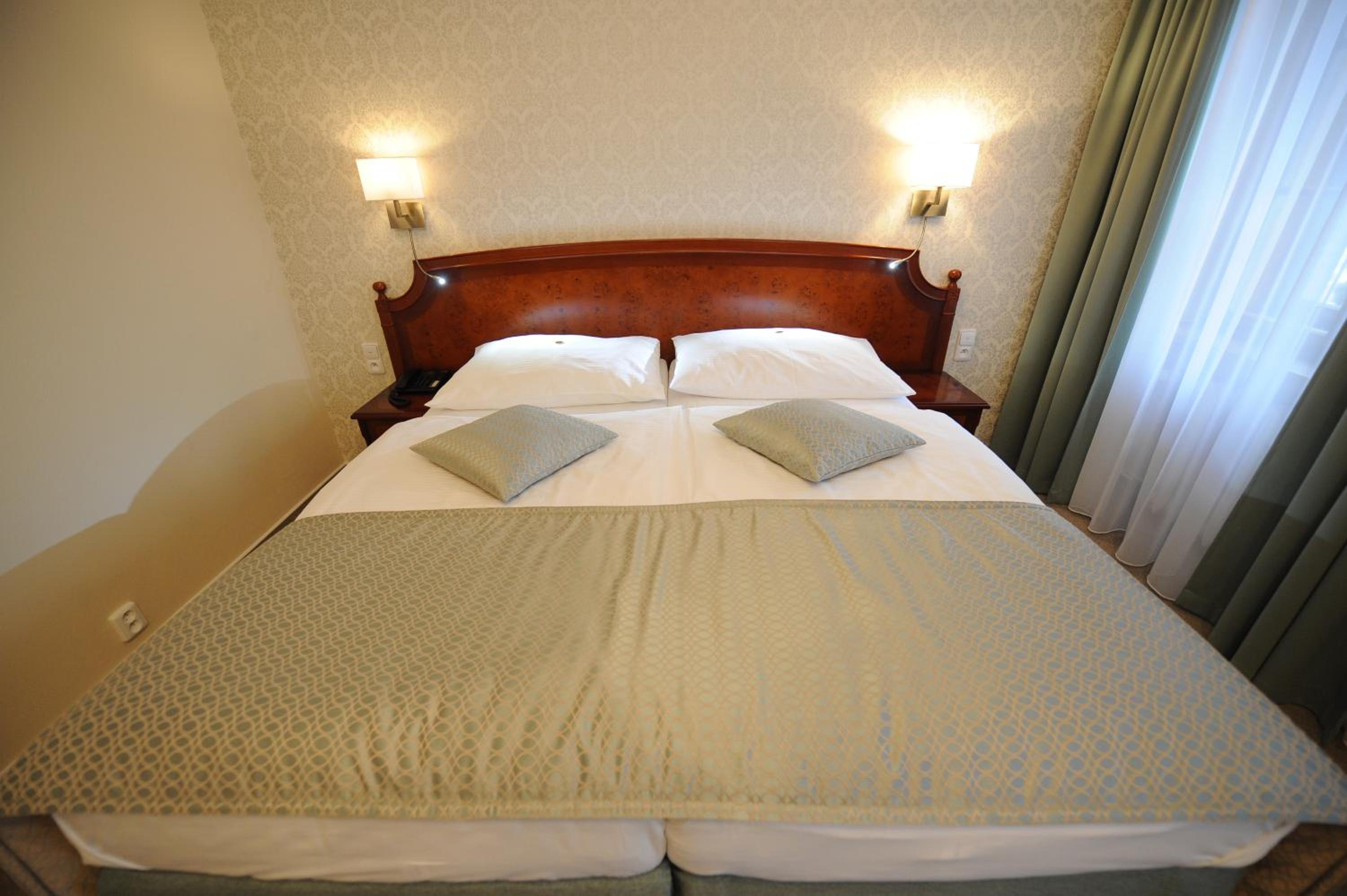 Double Room - Photo 2