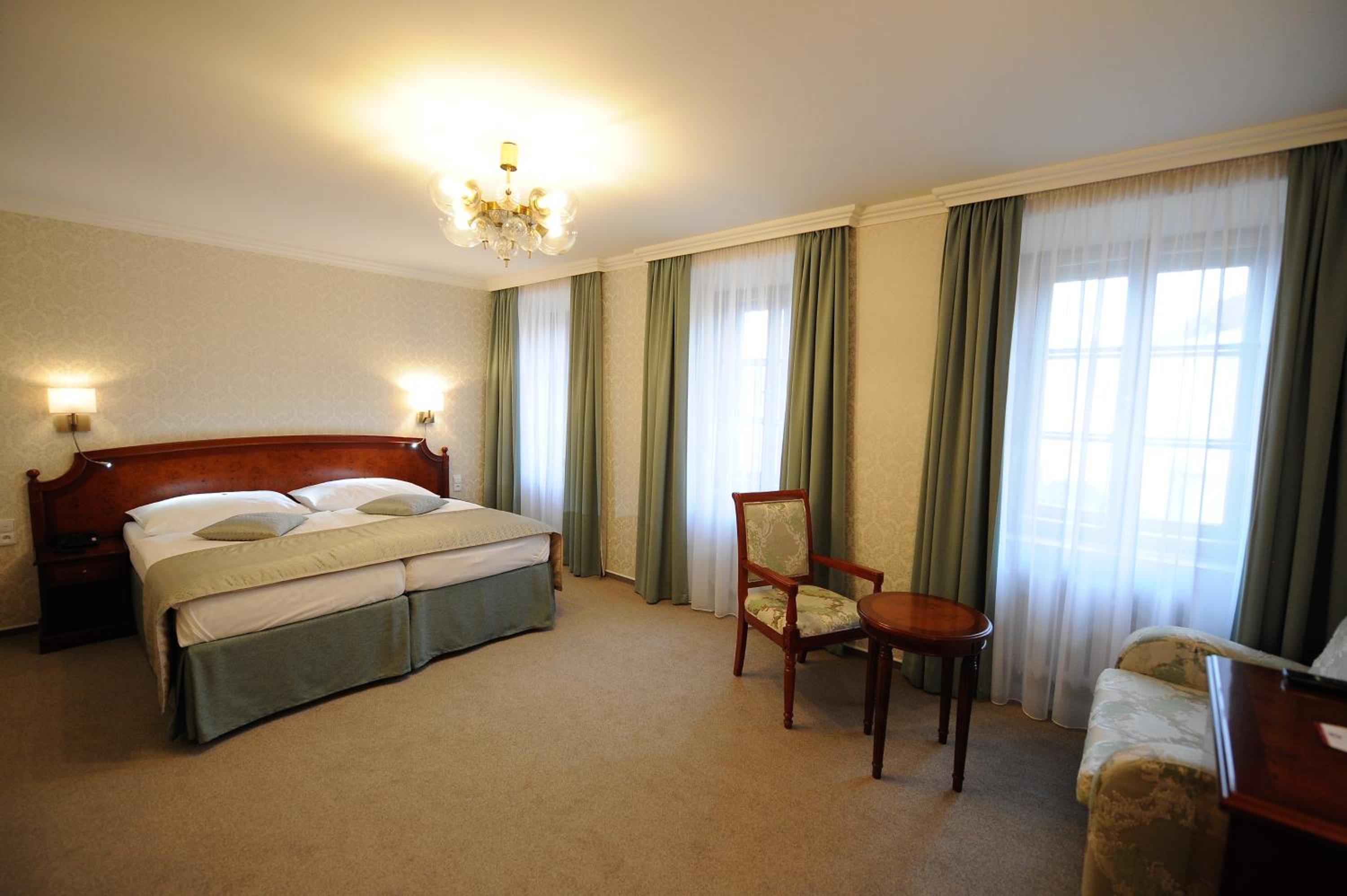 Double Room - Photo 11