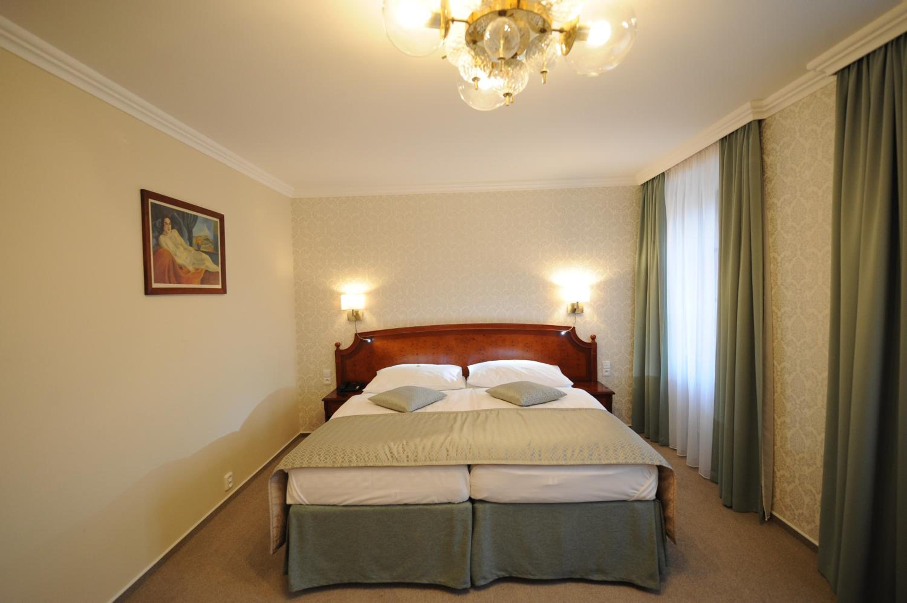Double Room - Photo 3