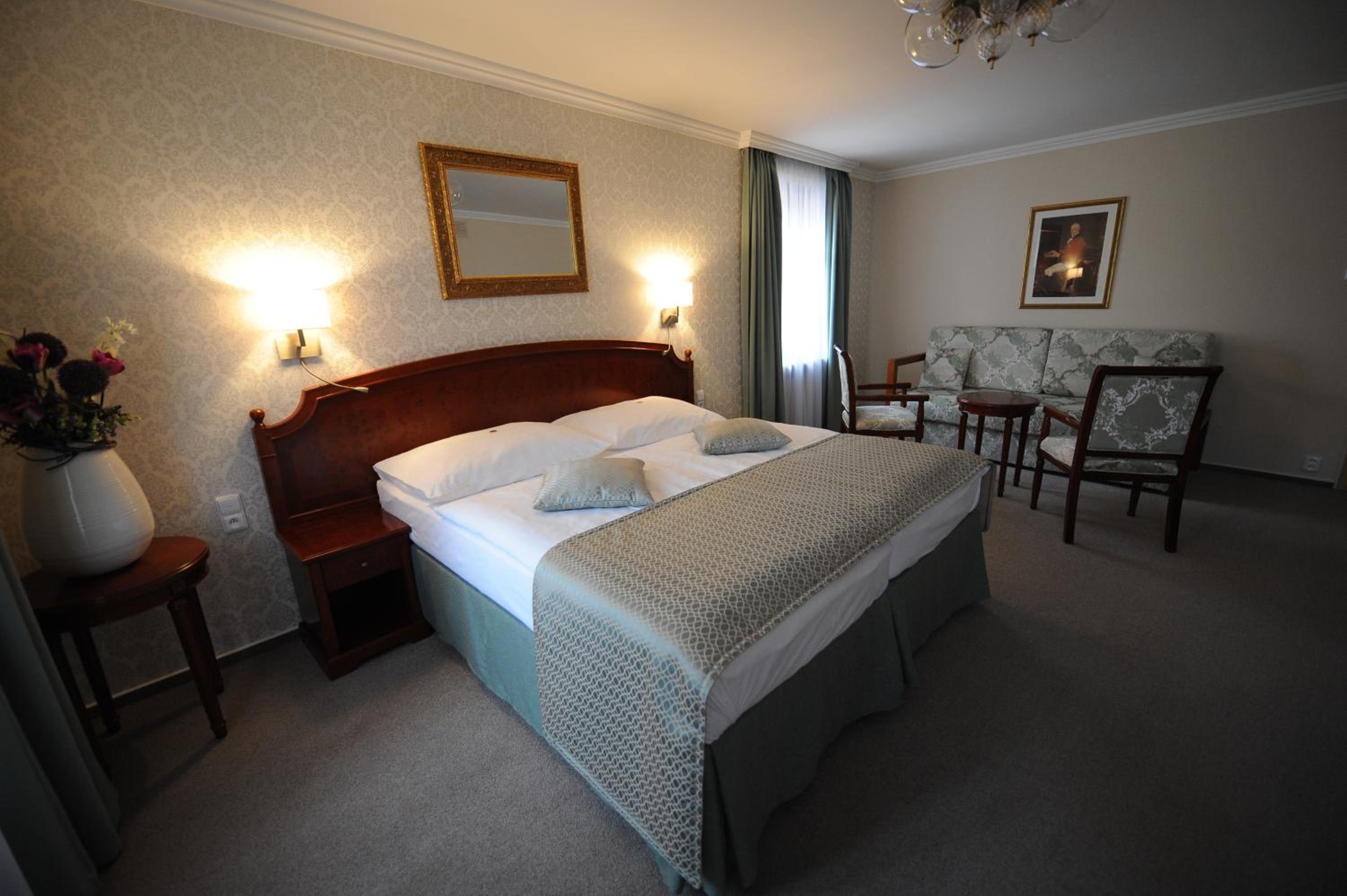 Double Room - Photo 7