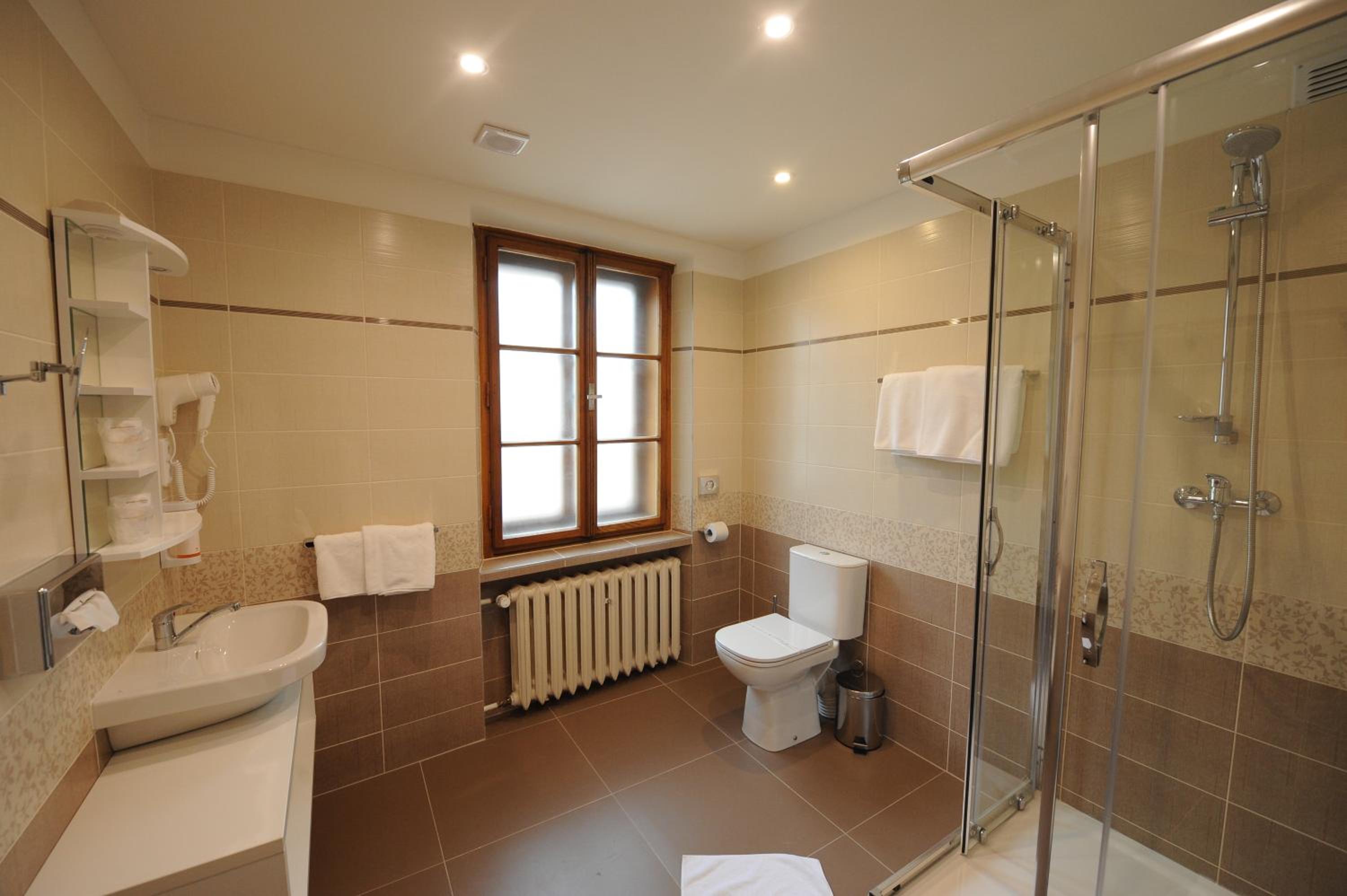 Double Room - Photo 18