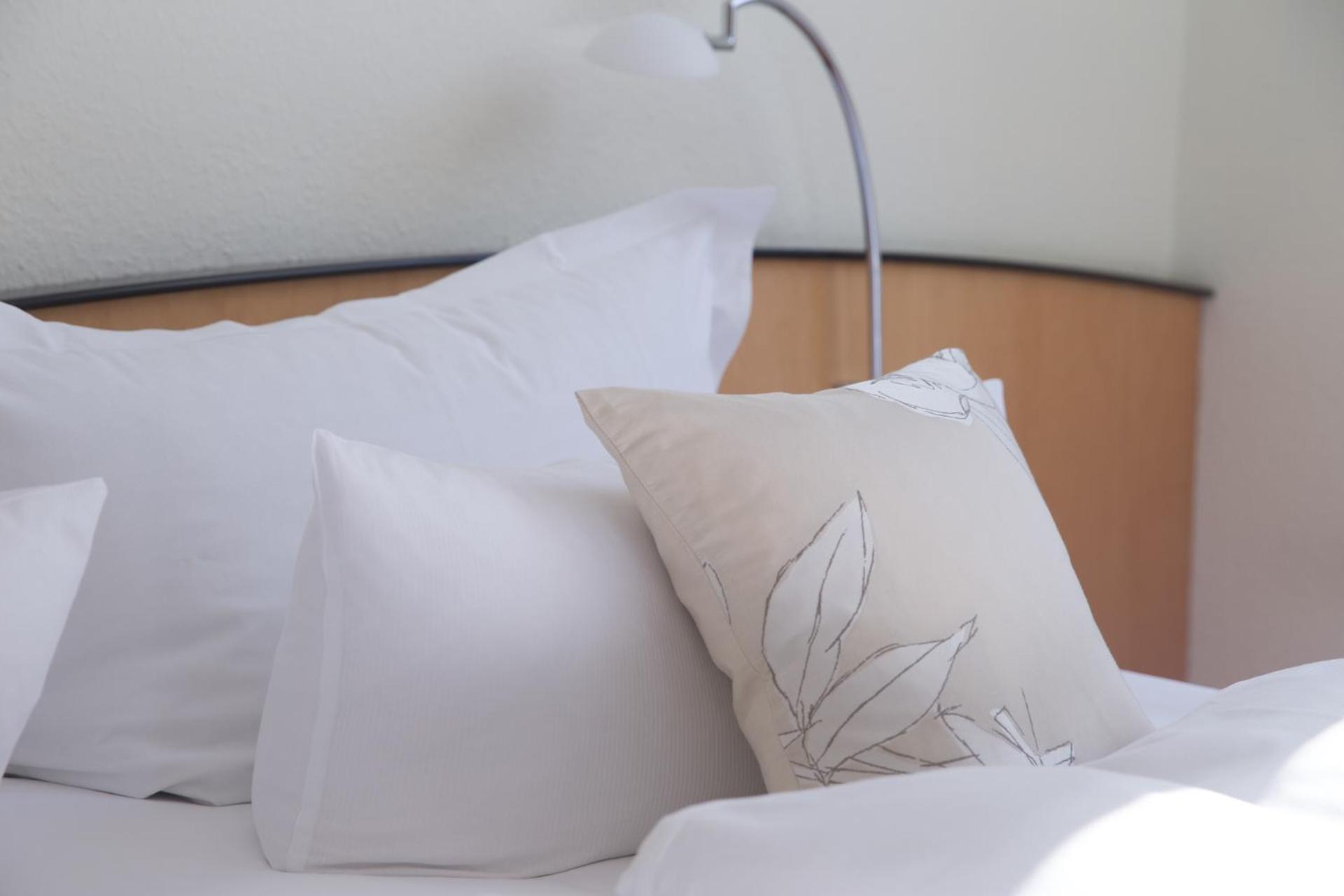 Standard Twin Room (Beds standing separately) - Photo 3