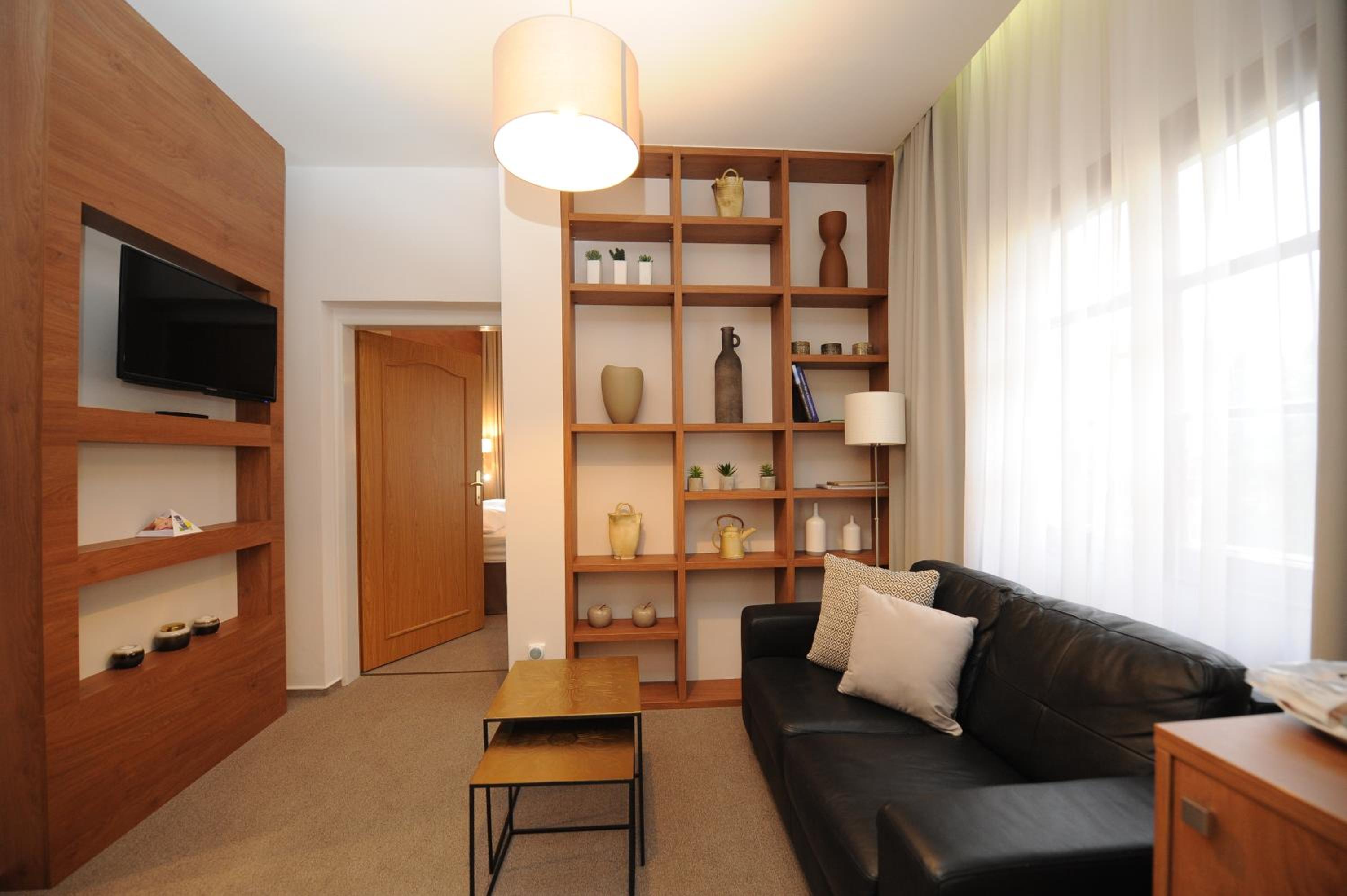 Deluxe Double Room - Photo 14