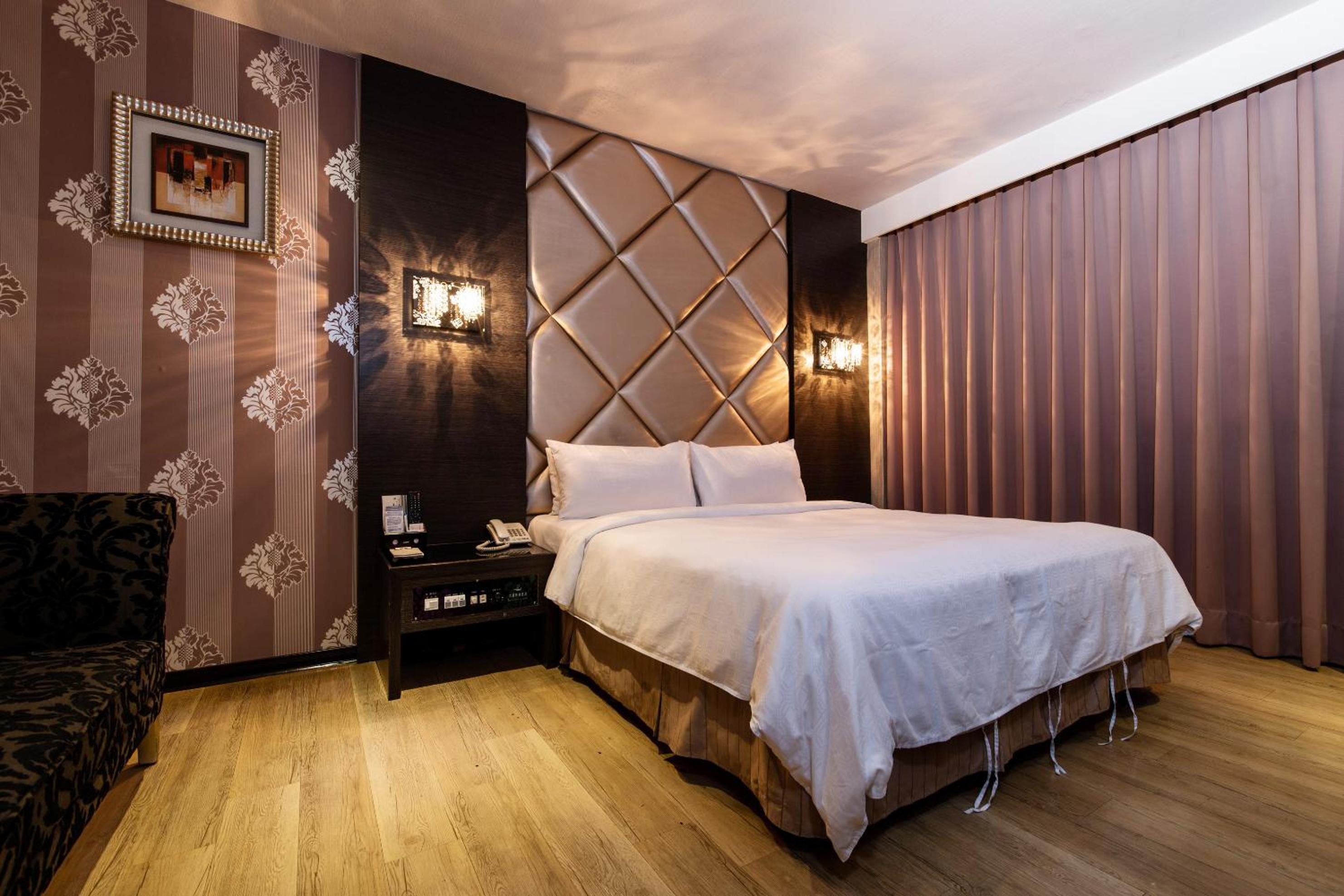 Business Double Room - Photo 7