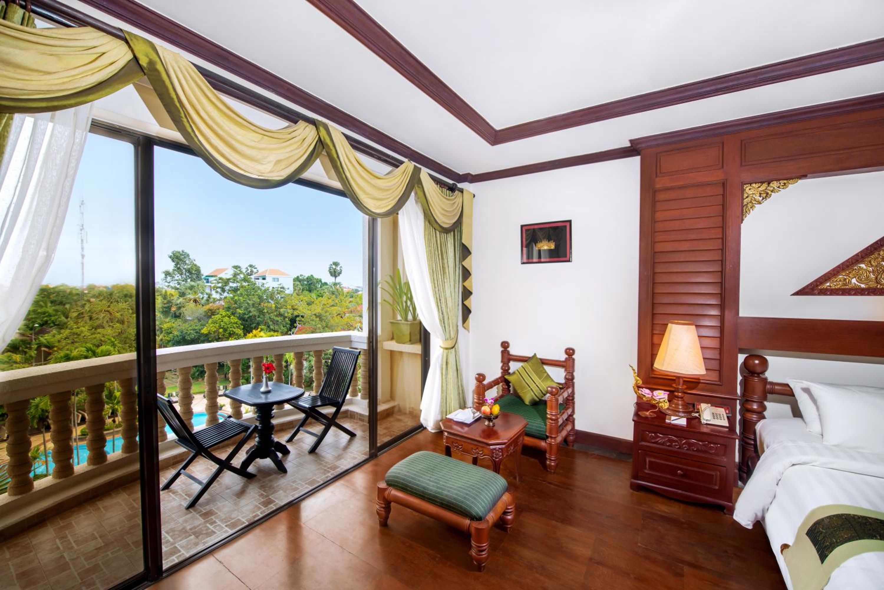 Landmark King Room - Photo 4