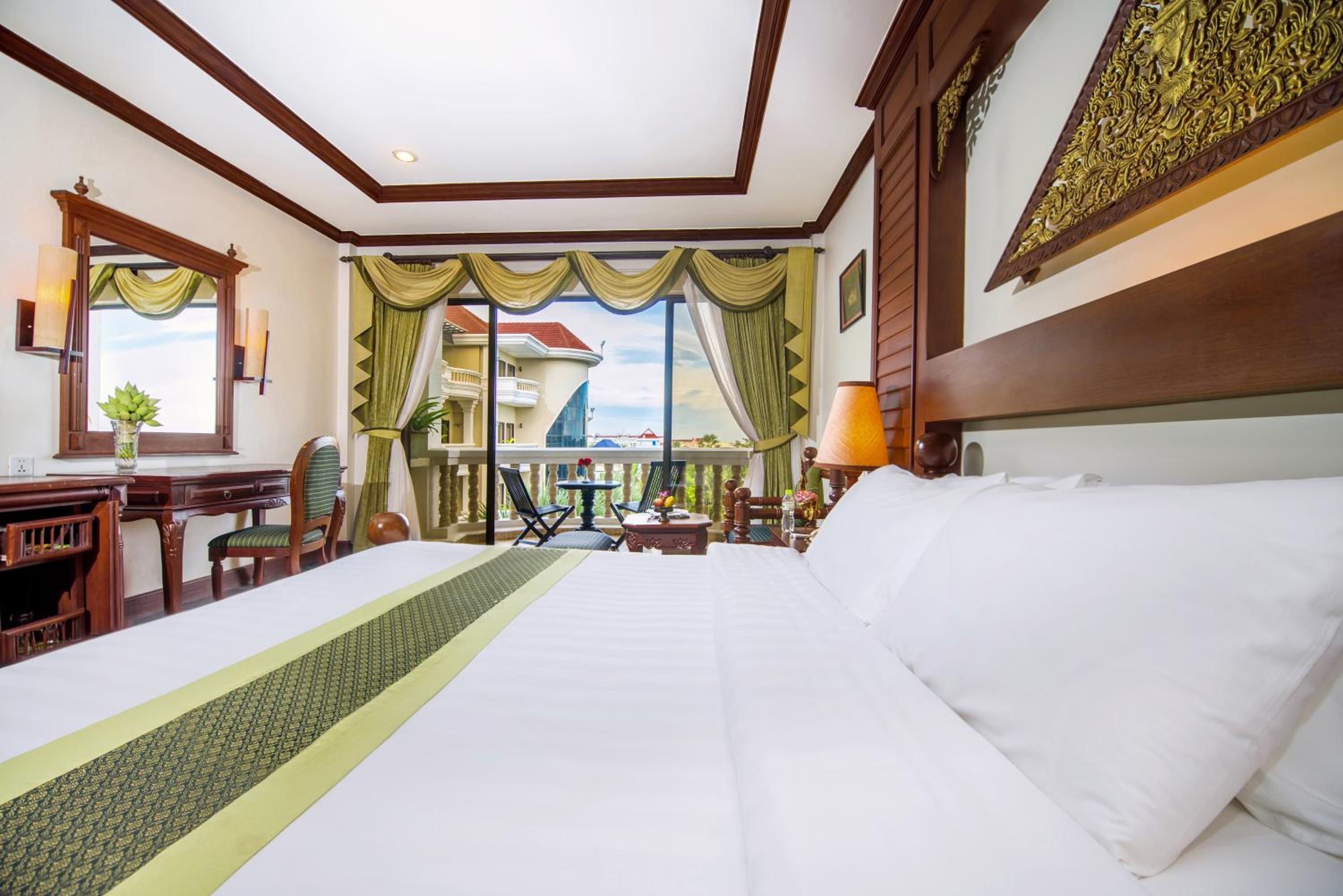 Landmark King Room - Photo 2