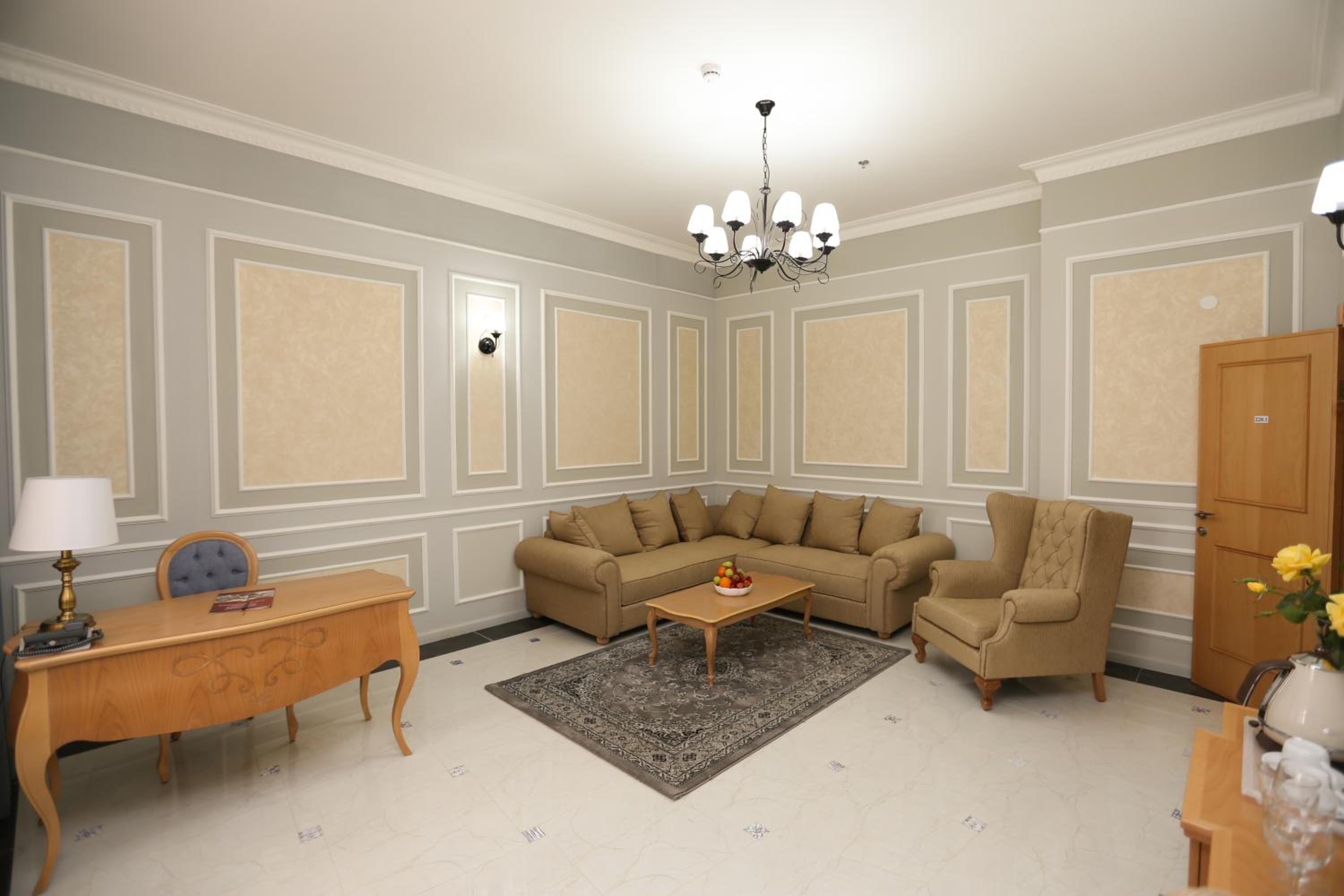 Deluxe Suite photo 3