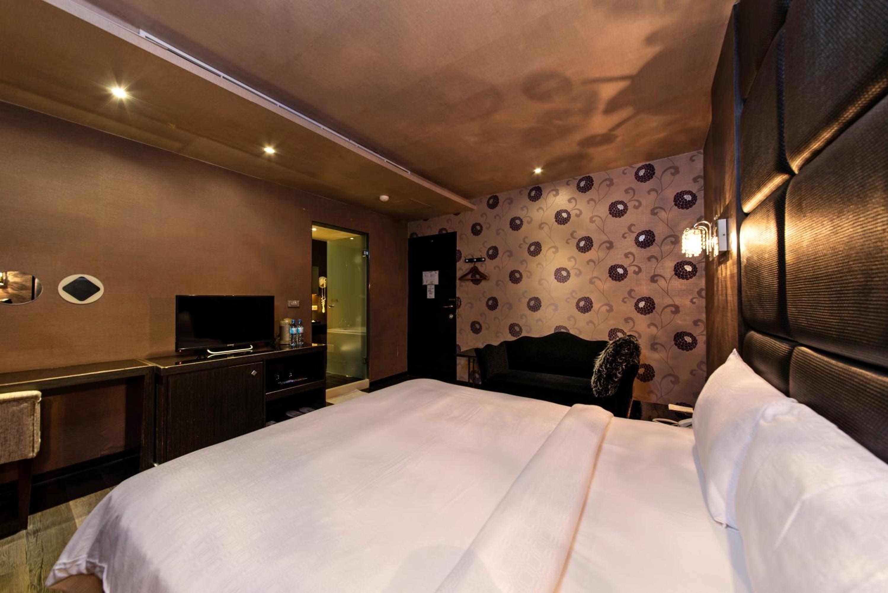 Standard Double Room - Photo 5