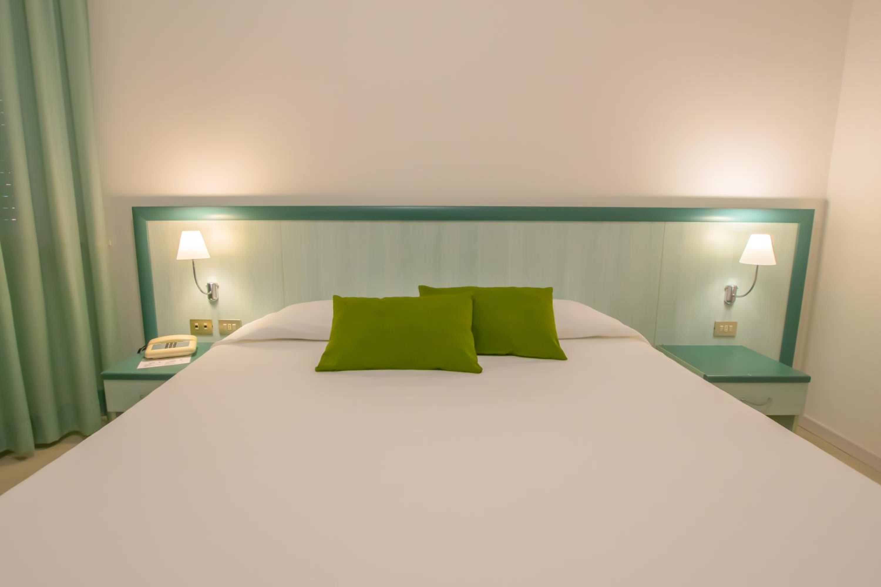 Double Room - Photo 7