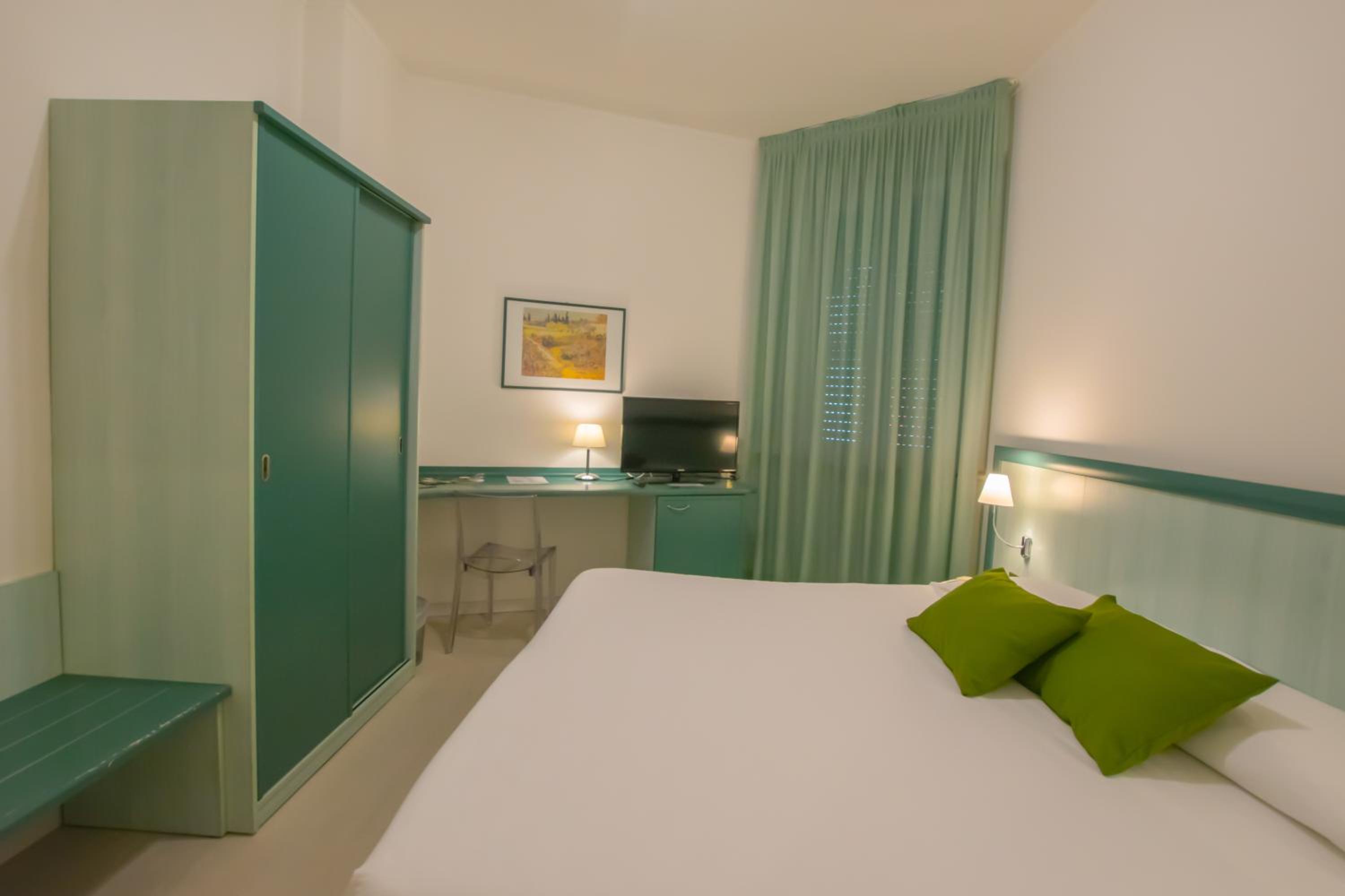 Double Room - Photo 2
