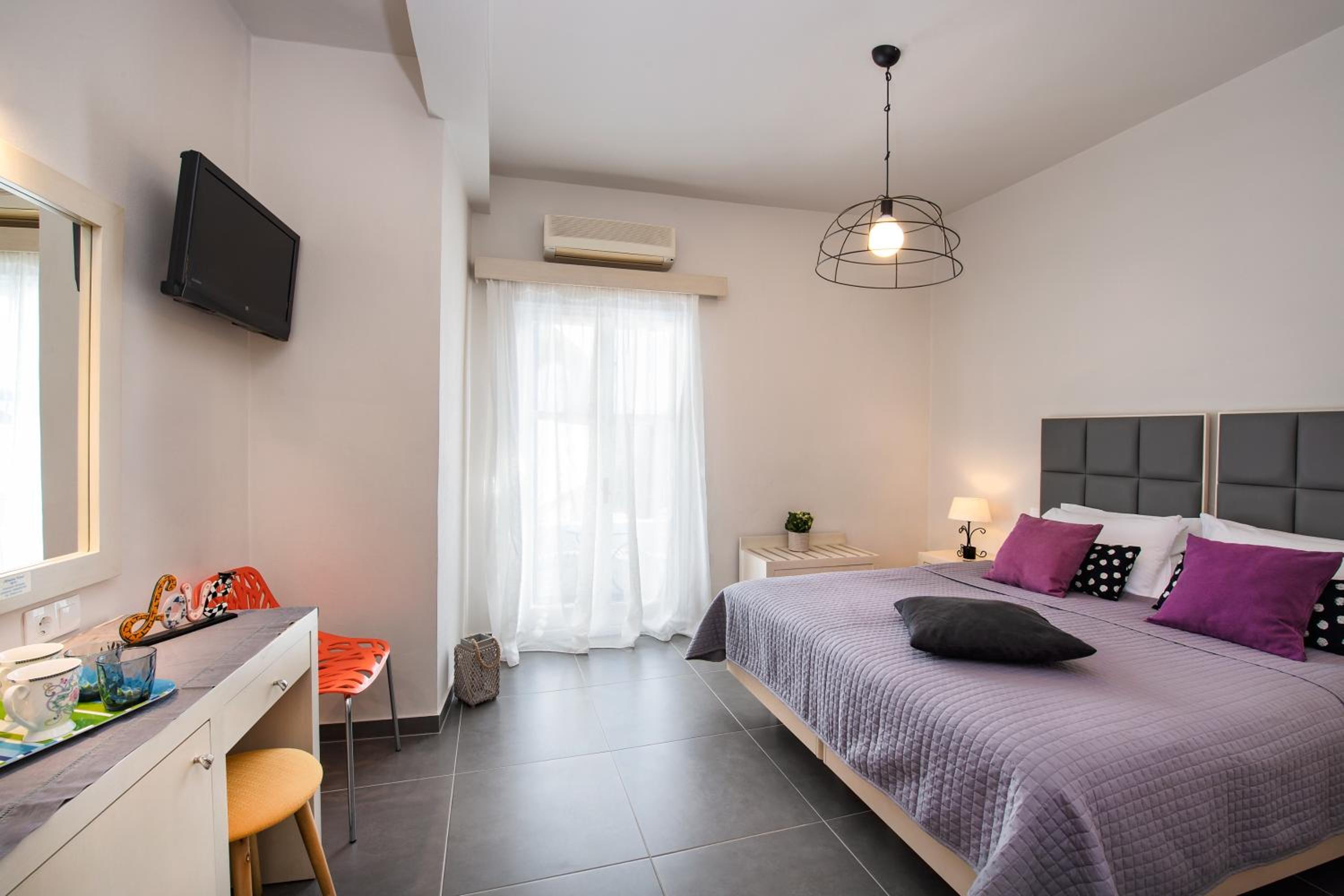 Double or Twin Room - Photo 6