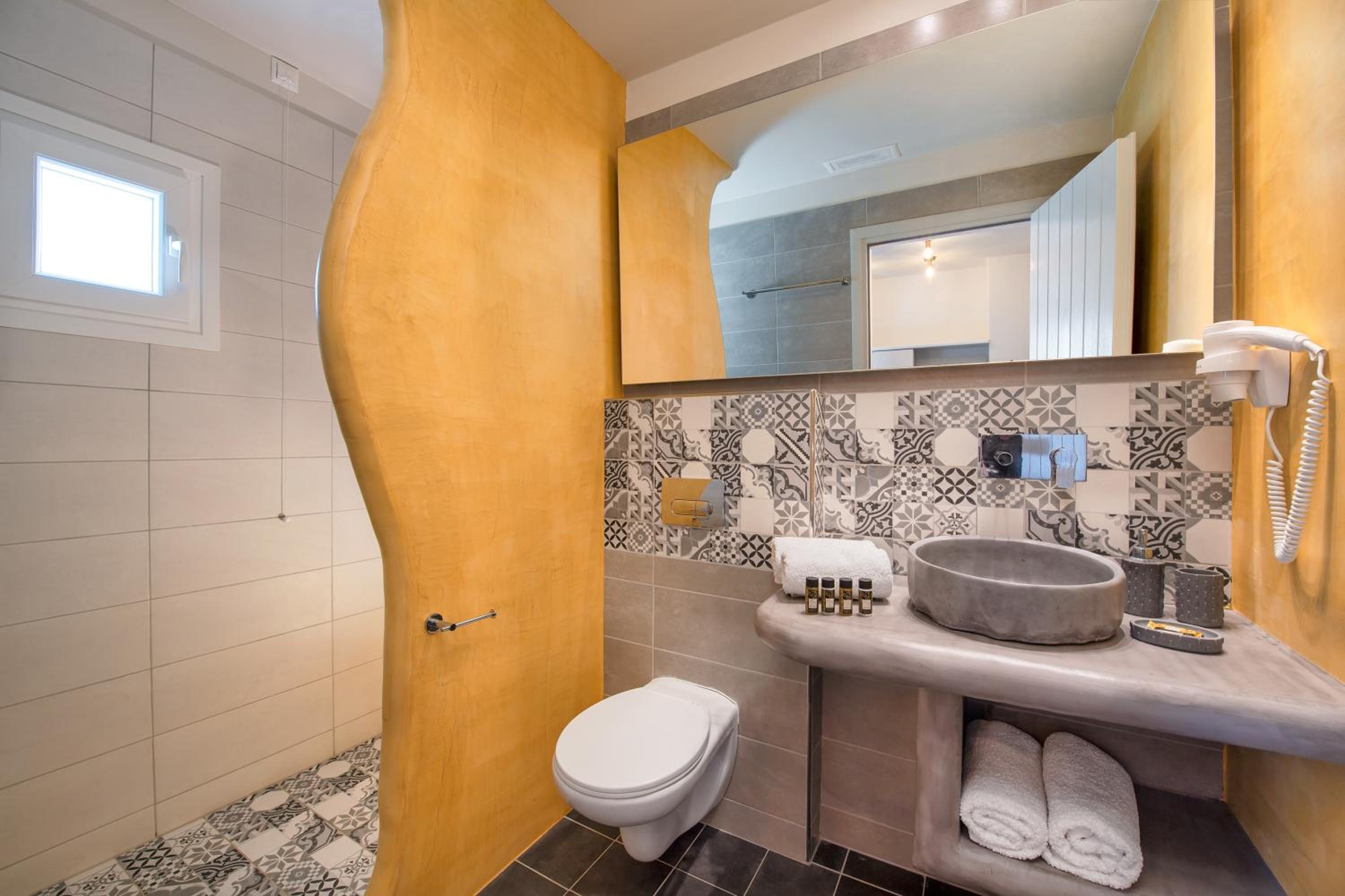 Double or Twin Room - Photo 5