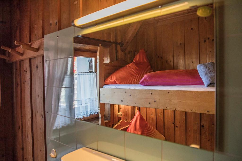 Zimmer 4 - Two Bed Room with Shared Bathroom photo 1