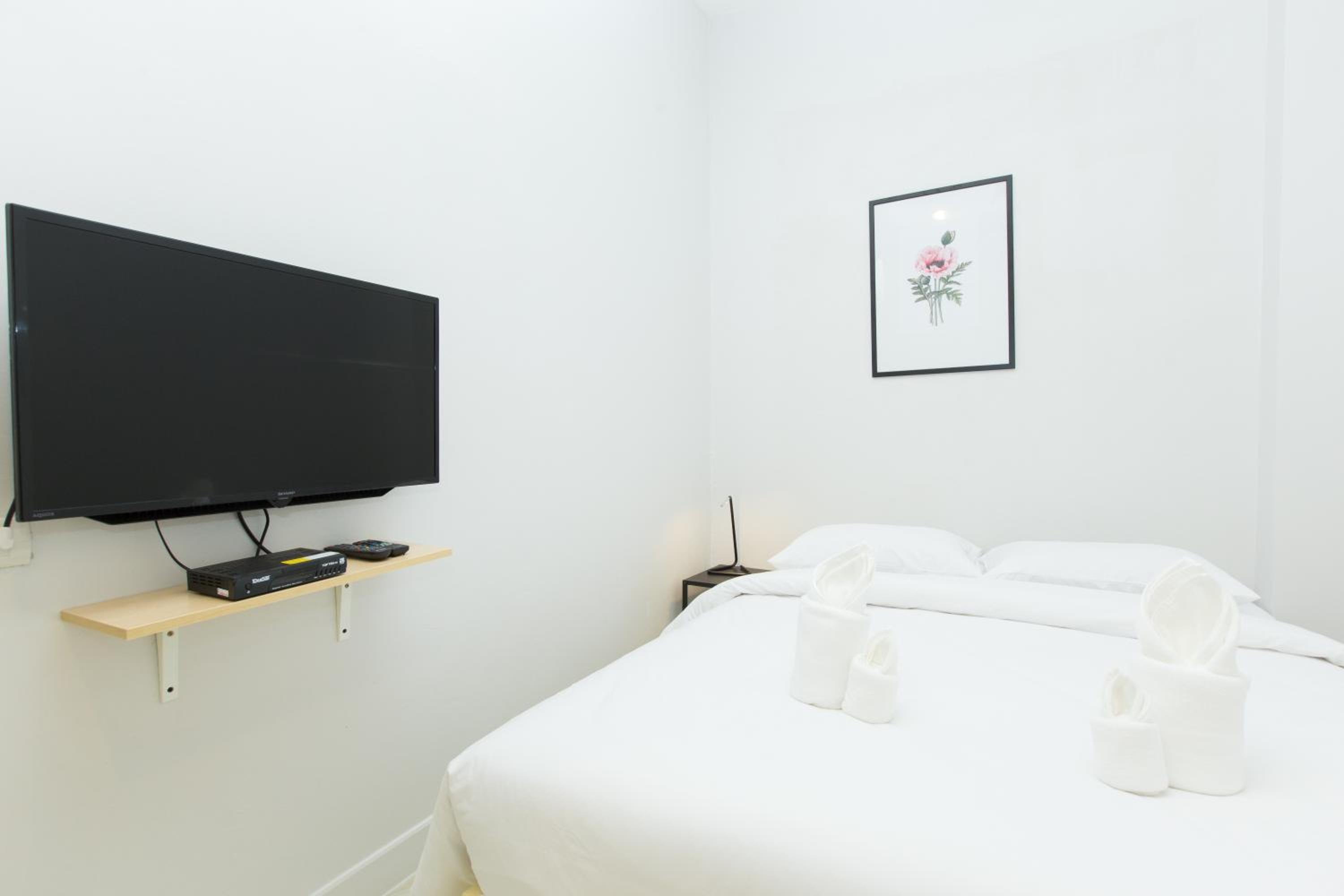 Superior Queen Room ( No Window) photo 3