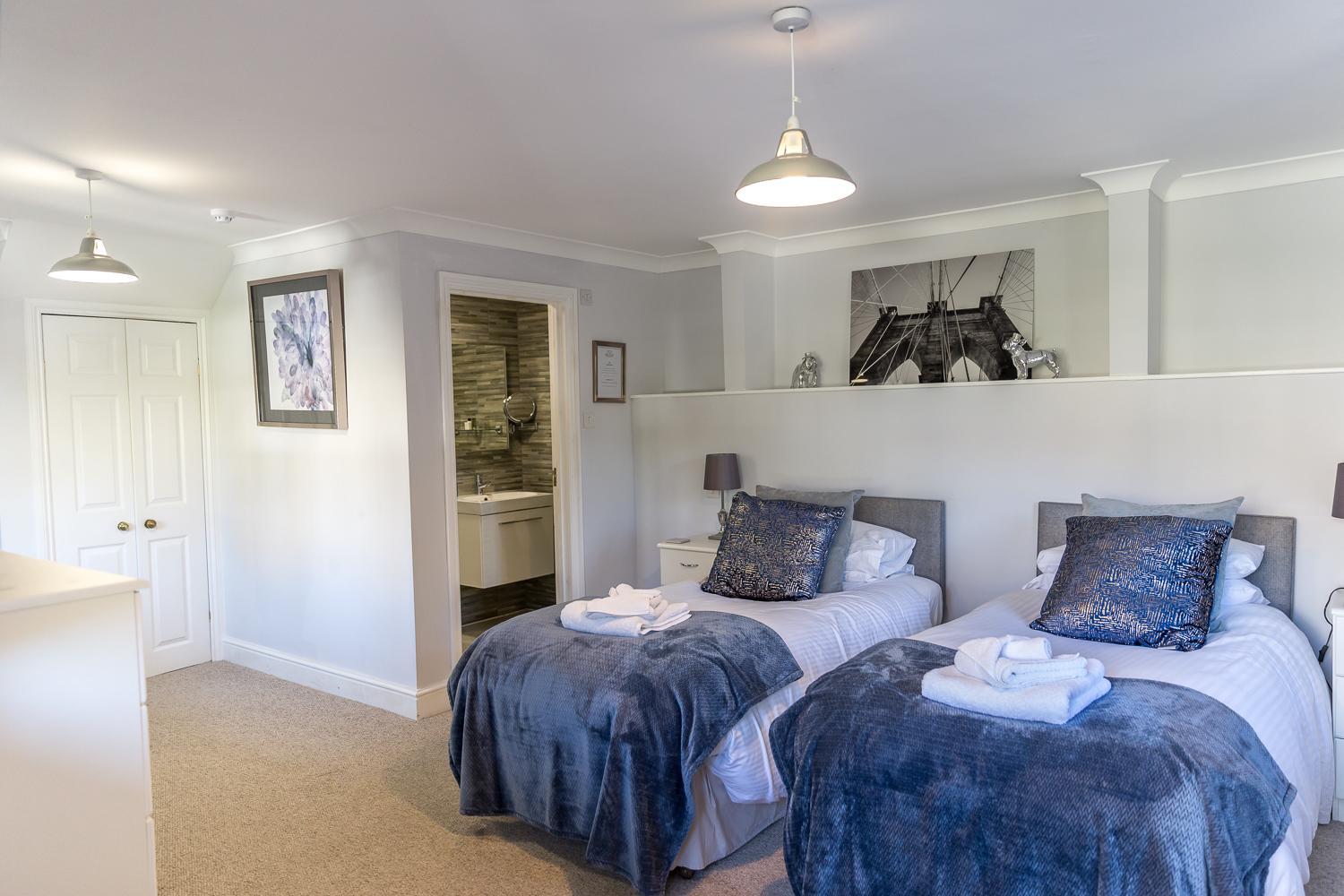 Luxury King or Twin Suite