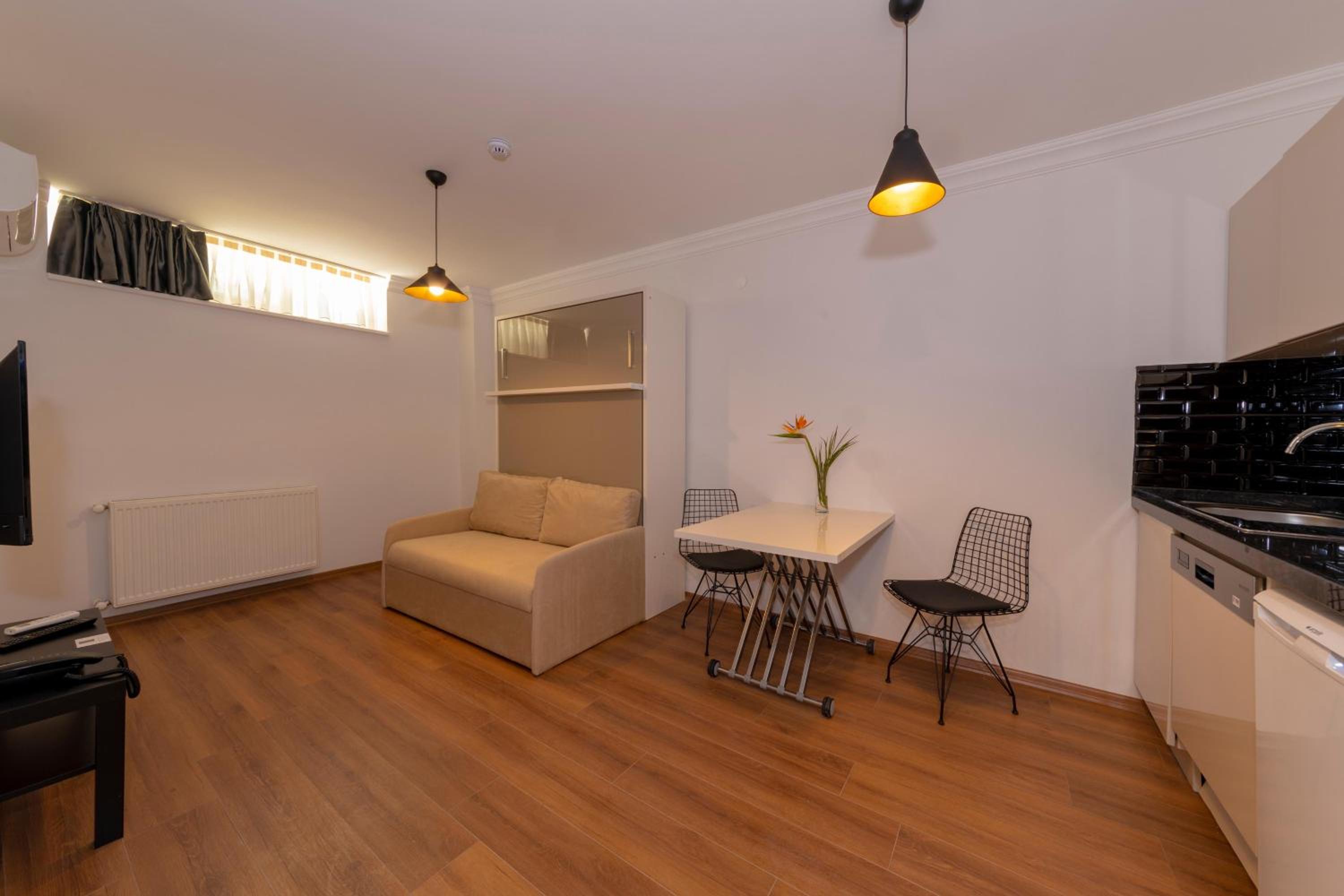 Suite - Basement Floor photo 1