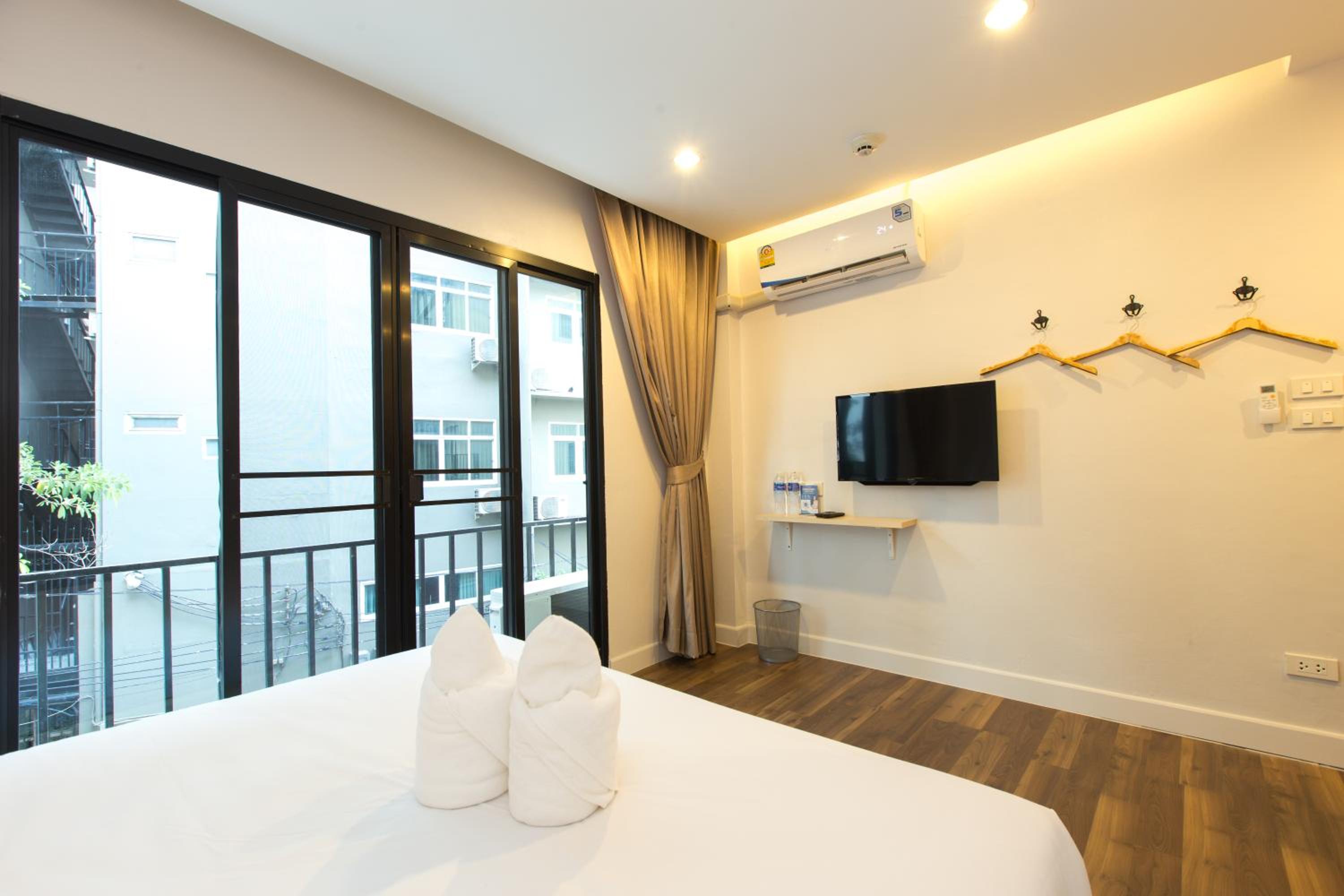 King Room with Balcony photo 2