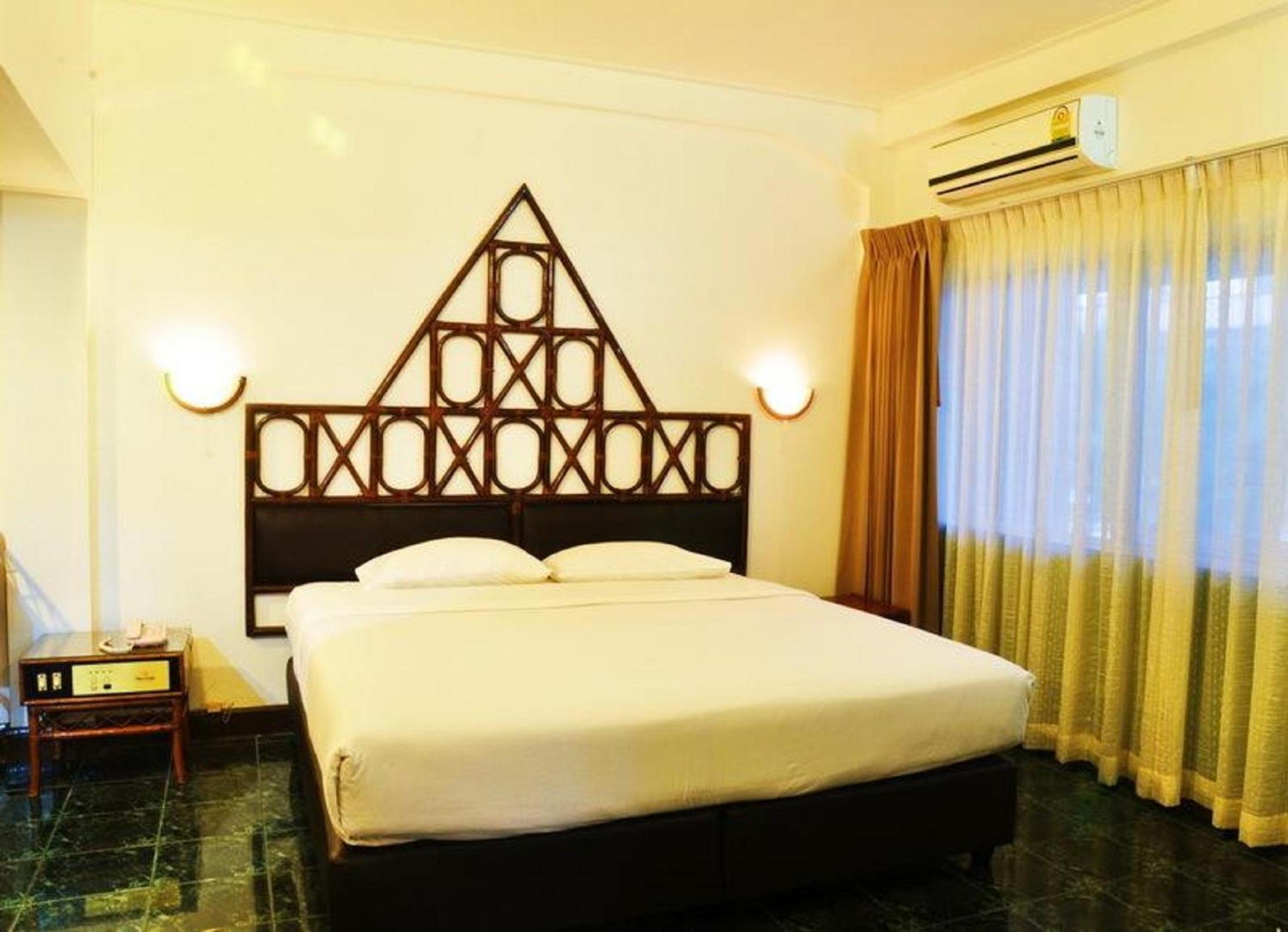 Standard Double or Twin Room - Photo 5