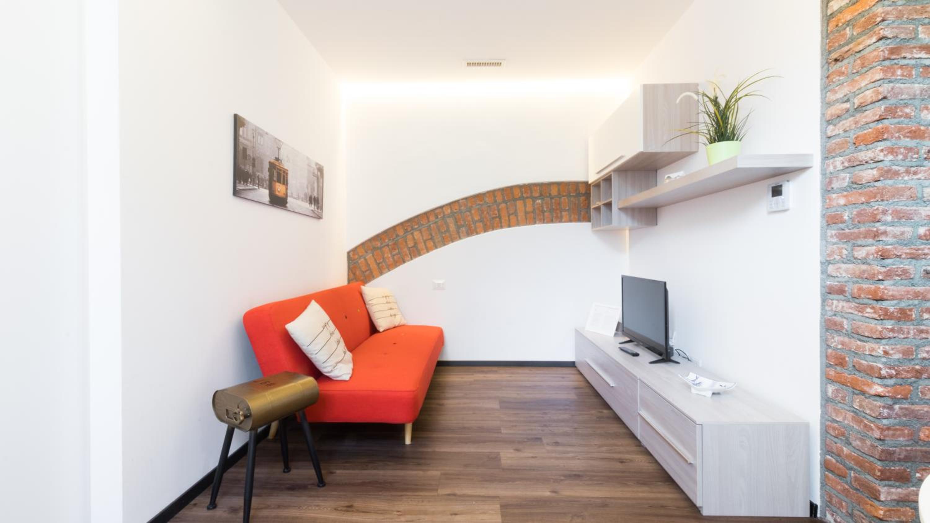 One-Bedroom Apartment