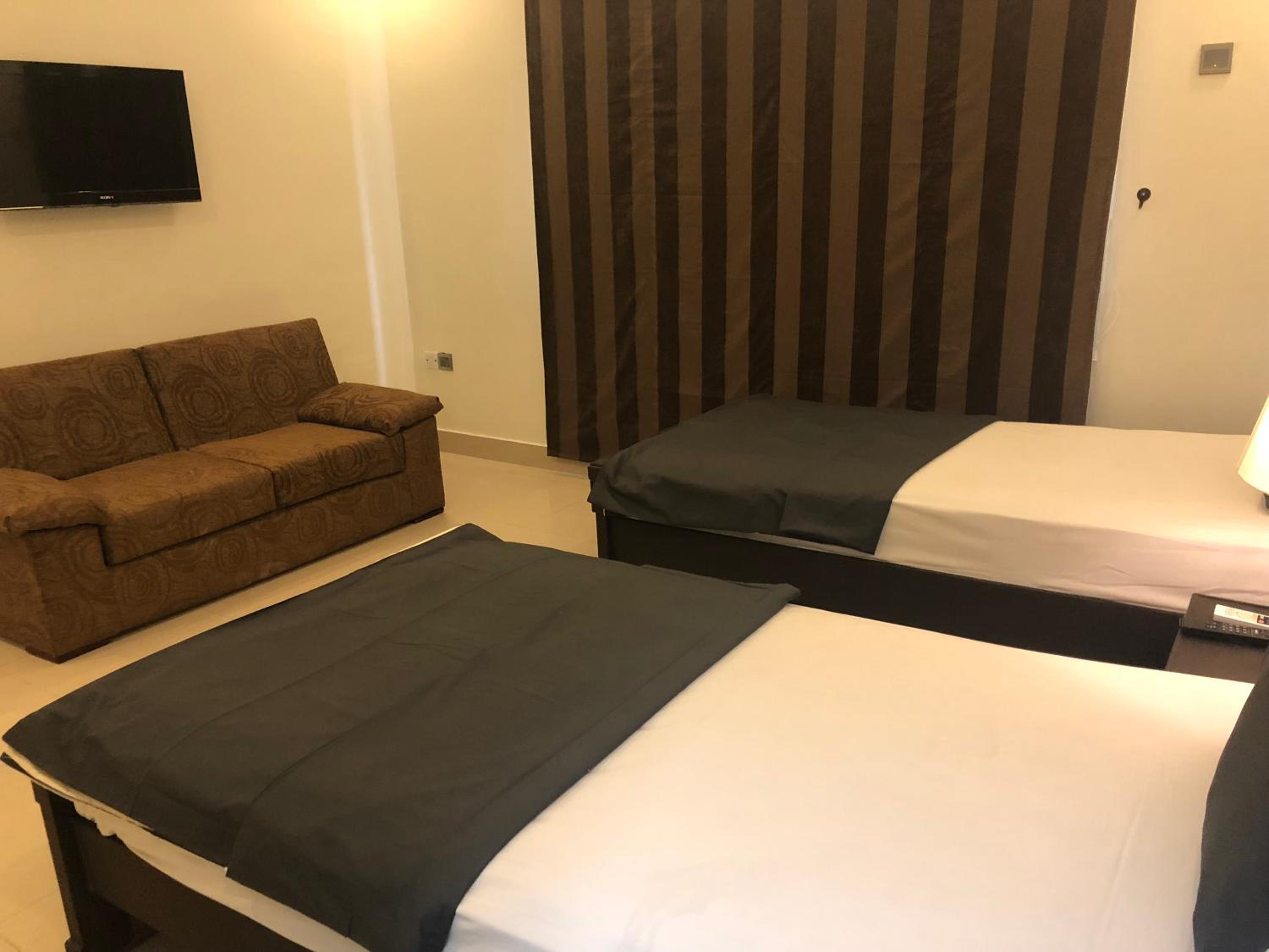Deluxe Twin Room - Photo 2