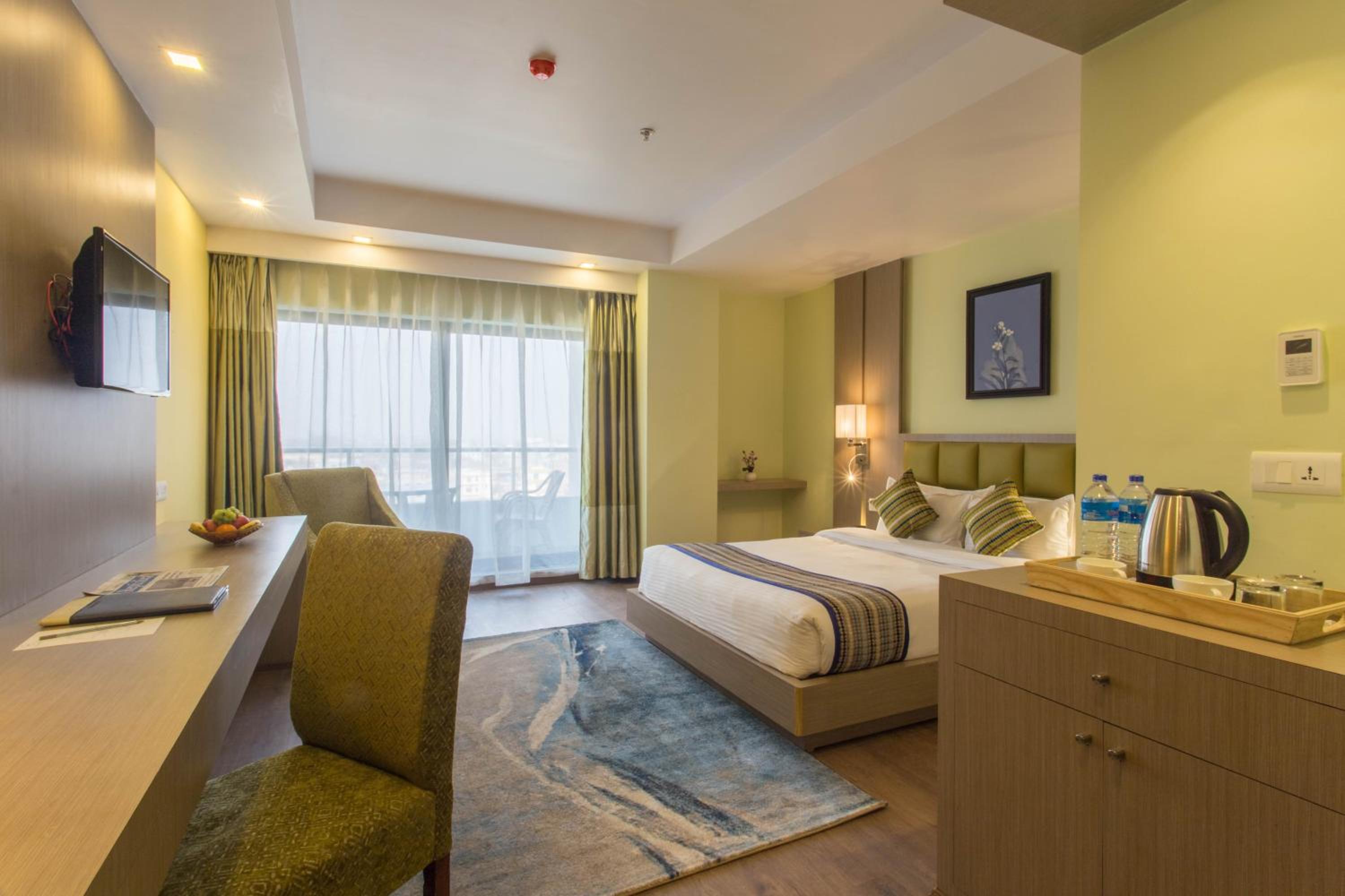 Deluxe Double or Twin Room with Pool View