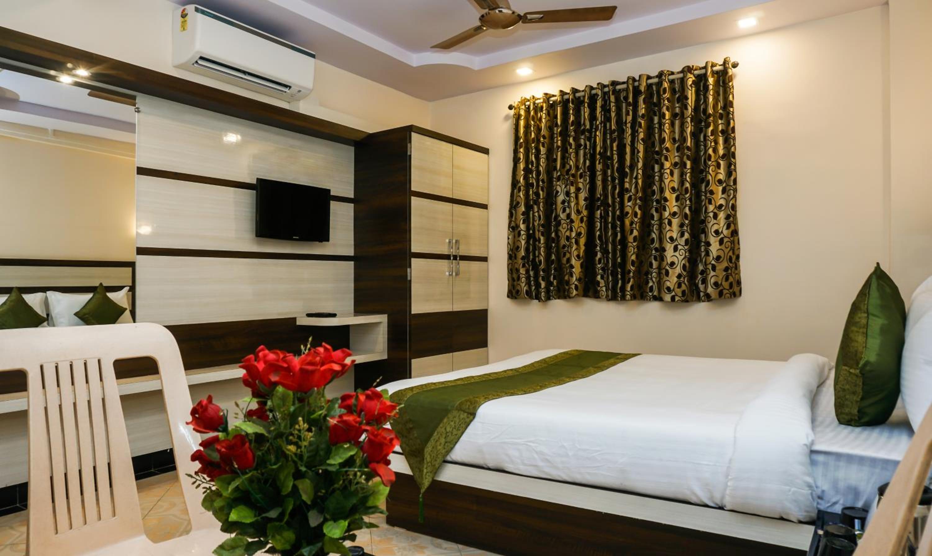 Deluxe Room - Photo 9
