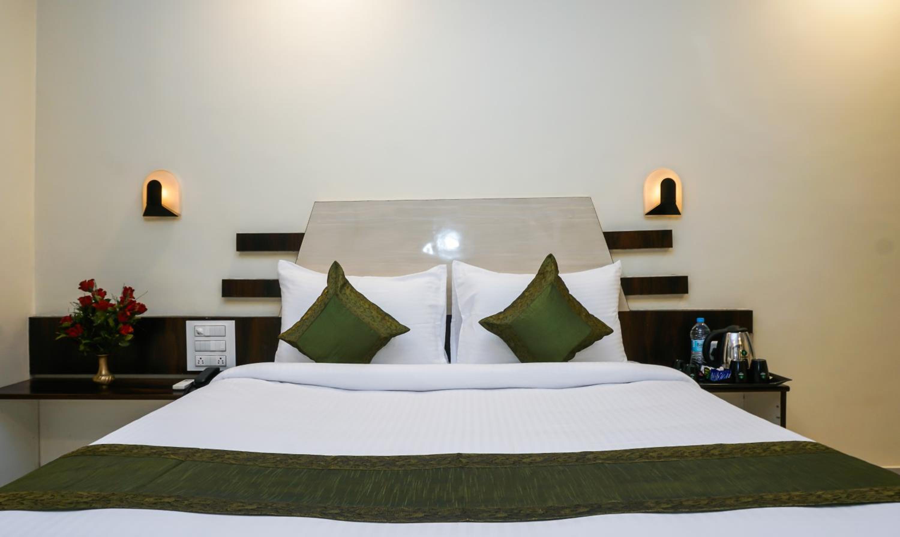 Deluxe Room - Photo 14