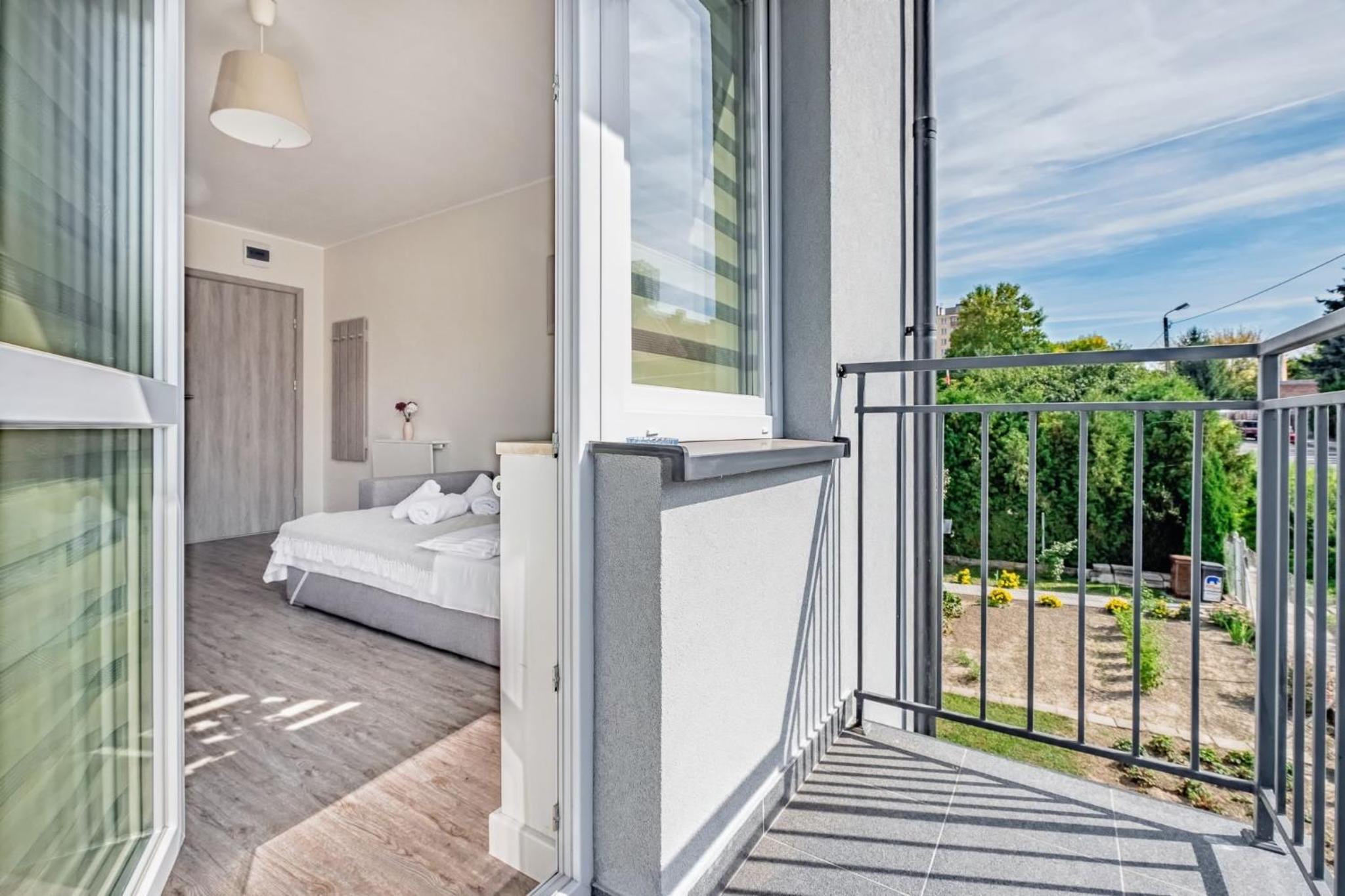 Apartment with Balcony - Photo 14