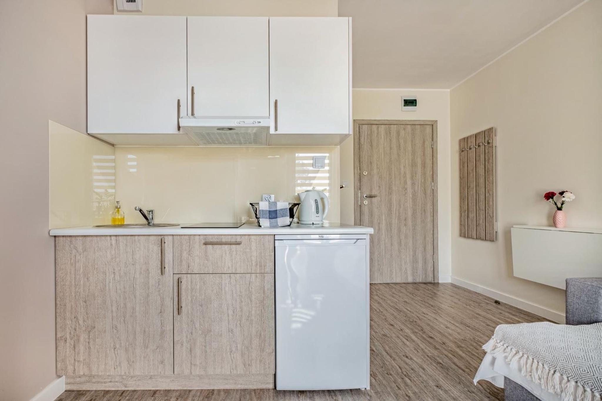 Apartment with Balcony - Photo 15