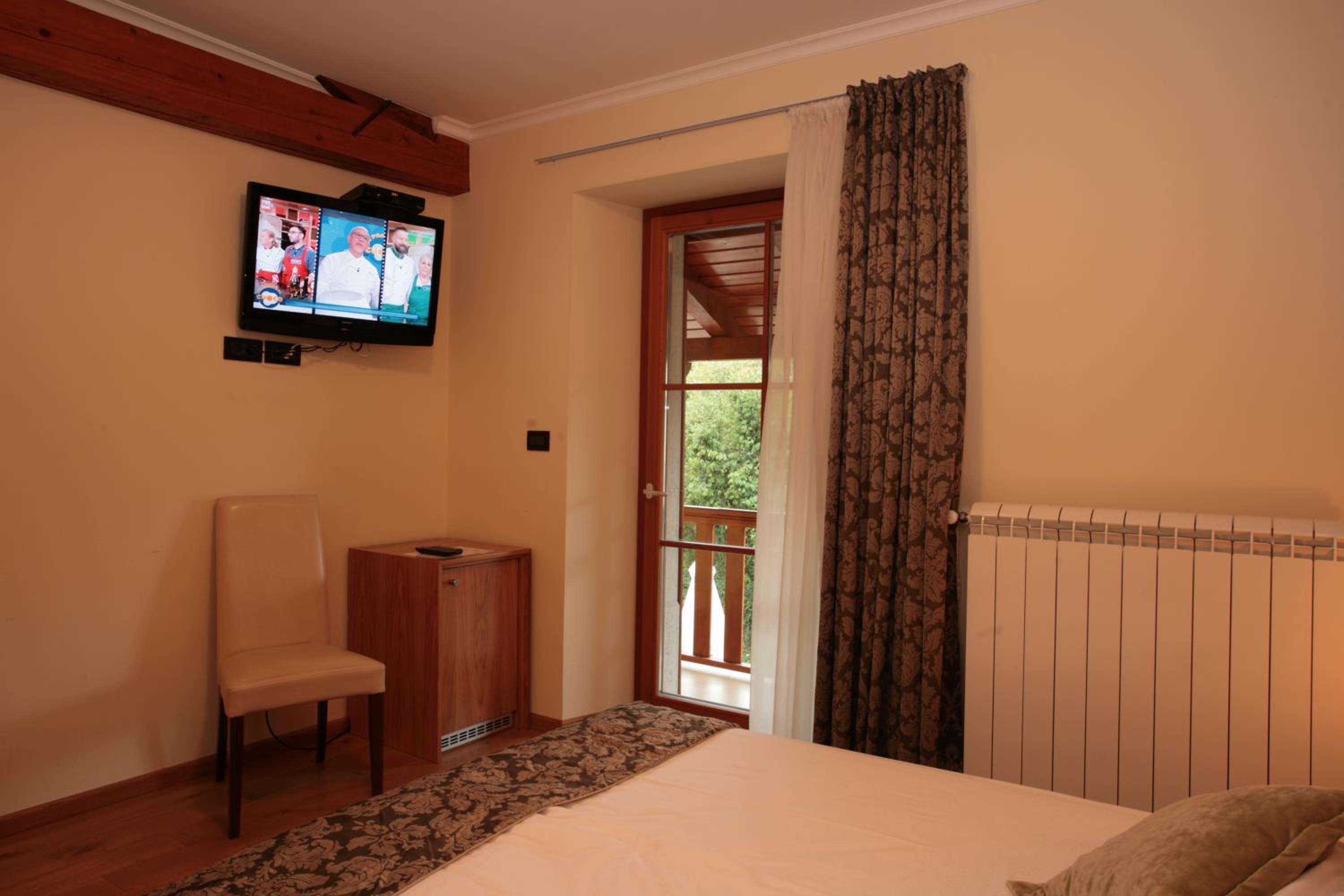 Apartment with Balcony - Photo 17