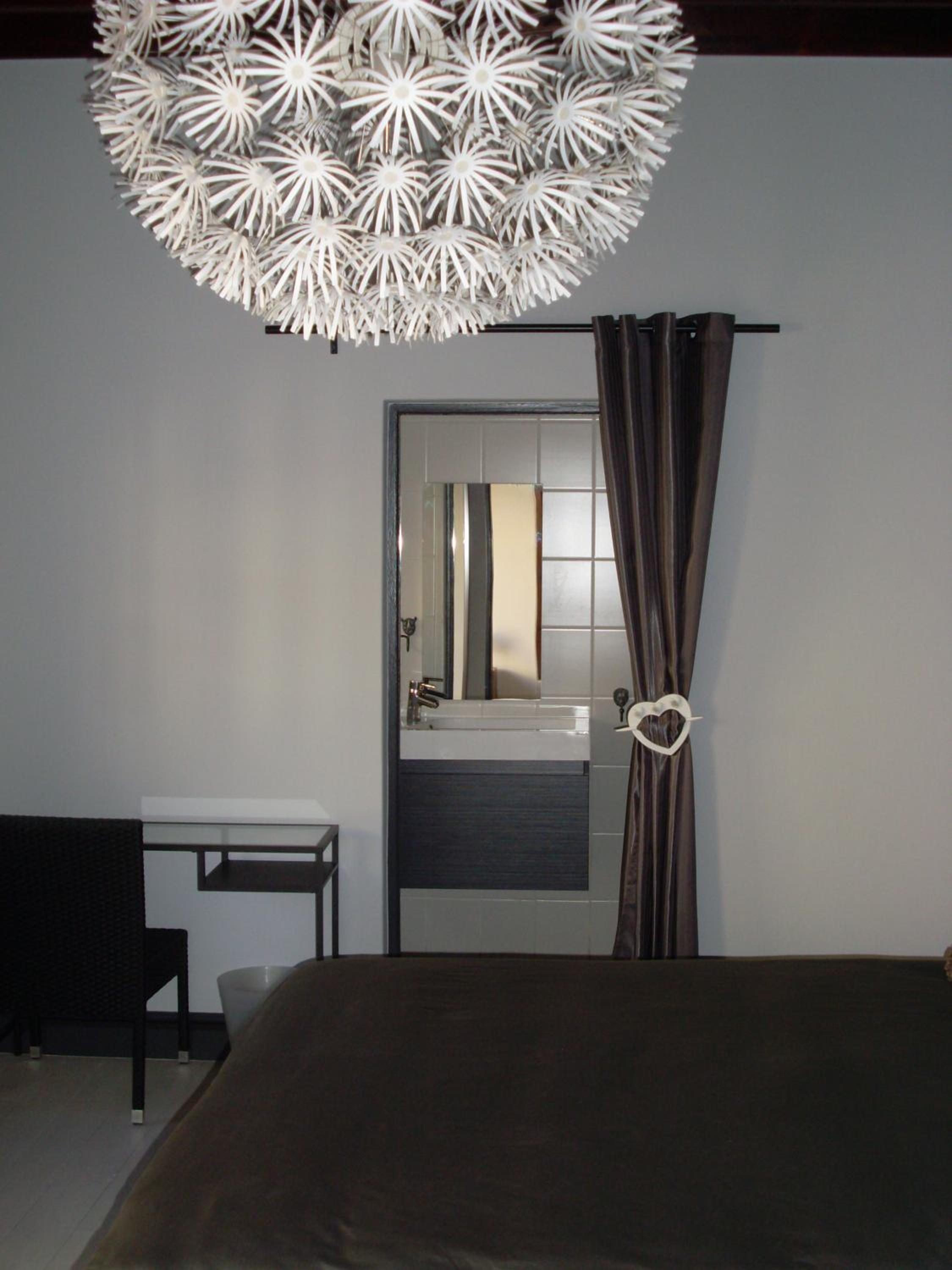Suite - Photo 5